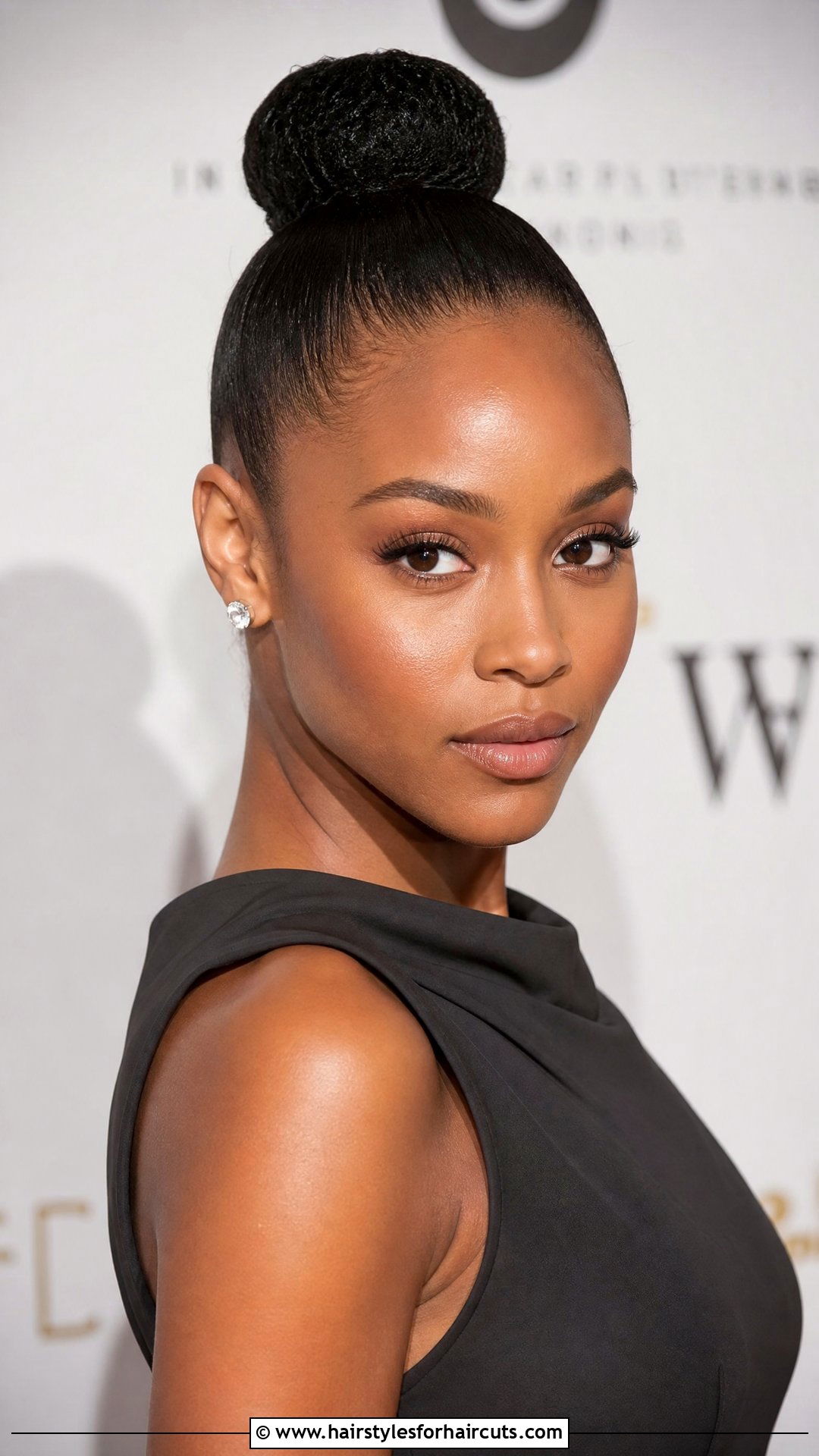 Sleek High Bun - 25 formal wedding hairstyles for long hair - 25 formal wedding hairstyles for long hair