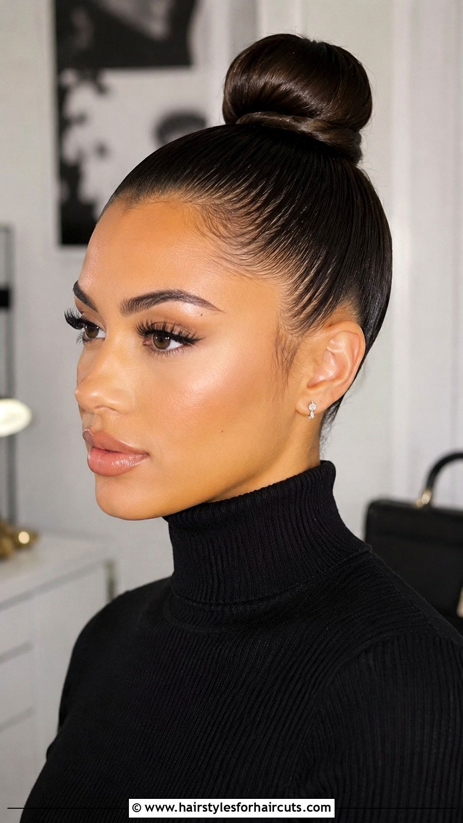 Sleek High Bun - 25 cute hairstyles for long straight hair - 25 cute hairstyles for long straight hair