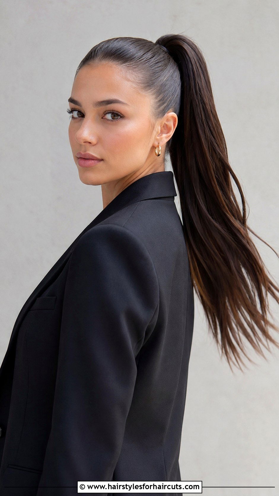 Sleek High Ponytail Long Hair - 25 aesthetic hairstyles for long hair - 25 aesthetic hairstyles for long hair