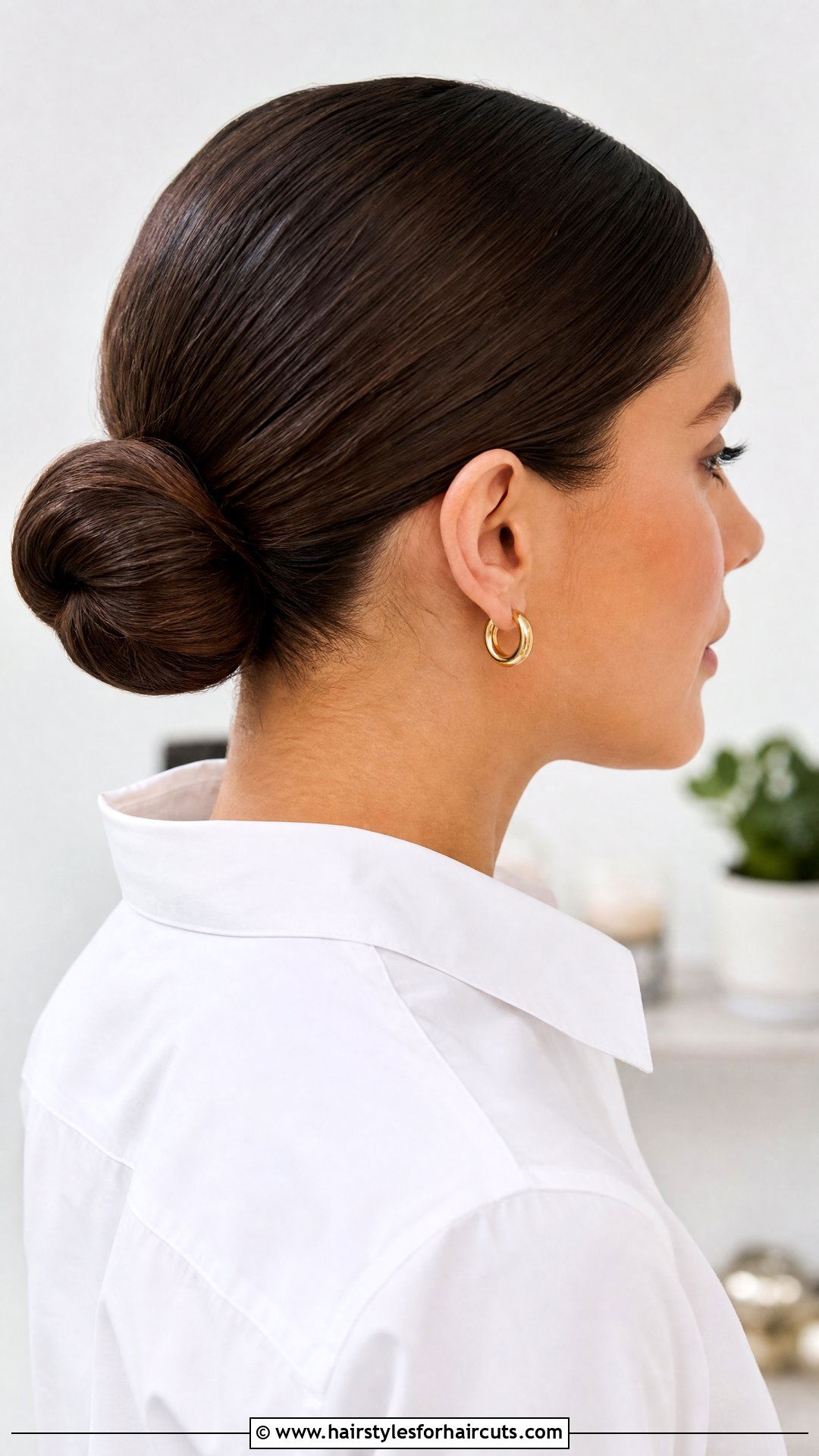 Sleek Low Bun - 25 easy pulled back hairstyles for long hair - 25 easy pulled back hairstyles for long hair