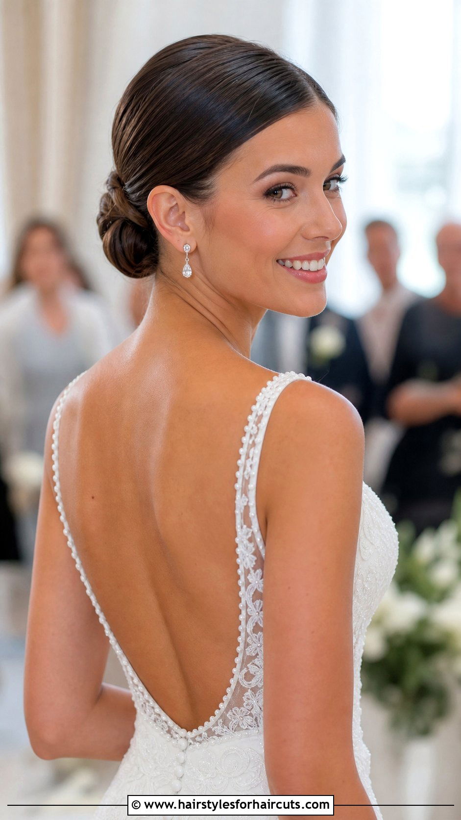 Sleek Low Bun For Long Straight Hair - 25 long straight hairstyles for wedding - 25 long straight hairstyles for wedding