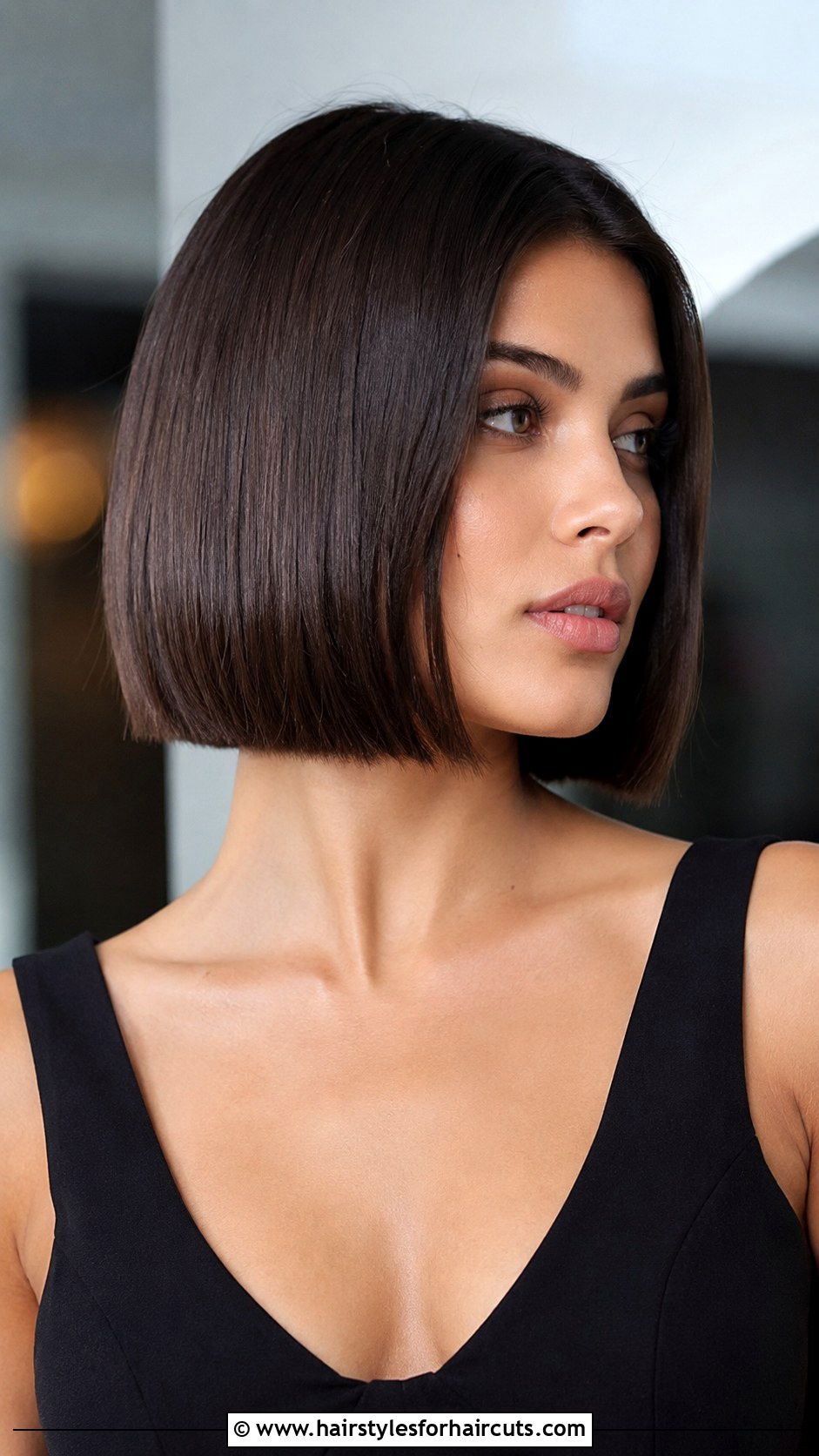 Sleek Straight Bob - 25 short bob haircuts for thick hair - 25 short bob haircuts for thick hair