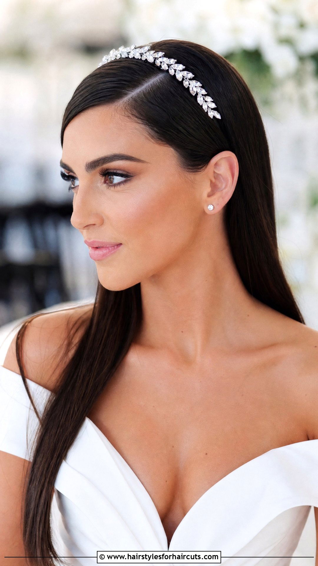 Sleek Straight Fall Wedding Hairstyle - 25 fall wedding hairstyles - 25 fall wedding hairstyles