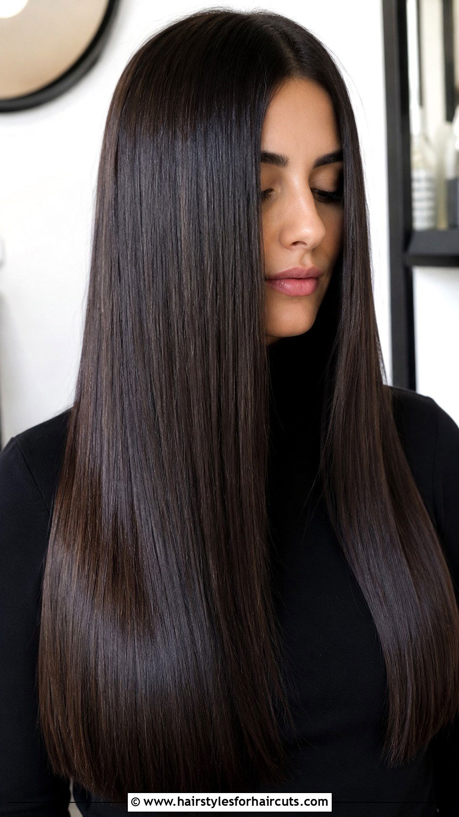 Sleek Straight Hair - 25 business hairstyles for women - 25 business hairstyles for women