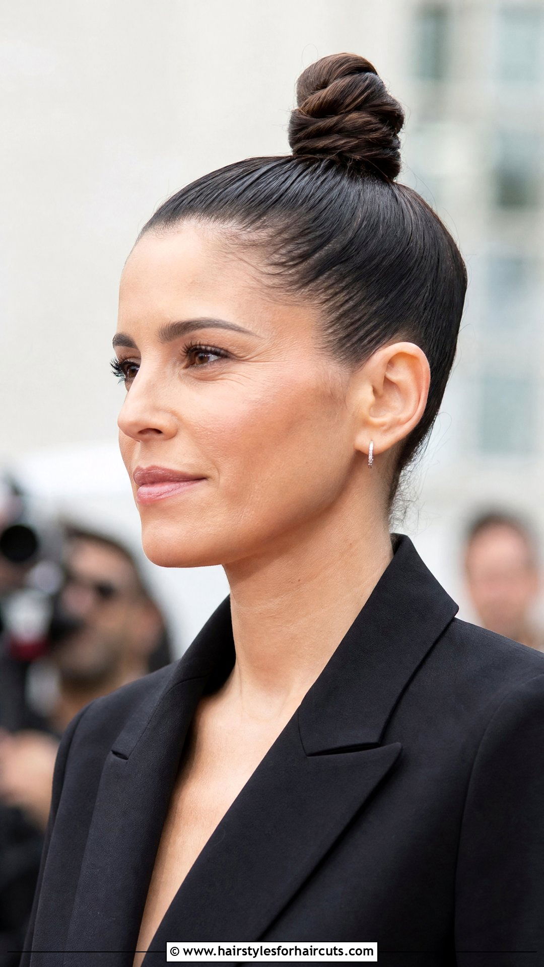 Sleek Top Knot for Short Hair - 25 pageant hairstyles for short hair - 25 pageant hairstyles for short hair