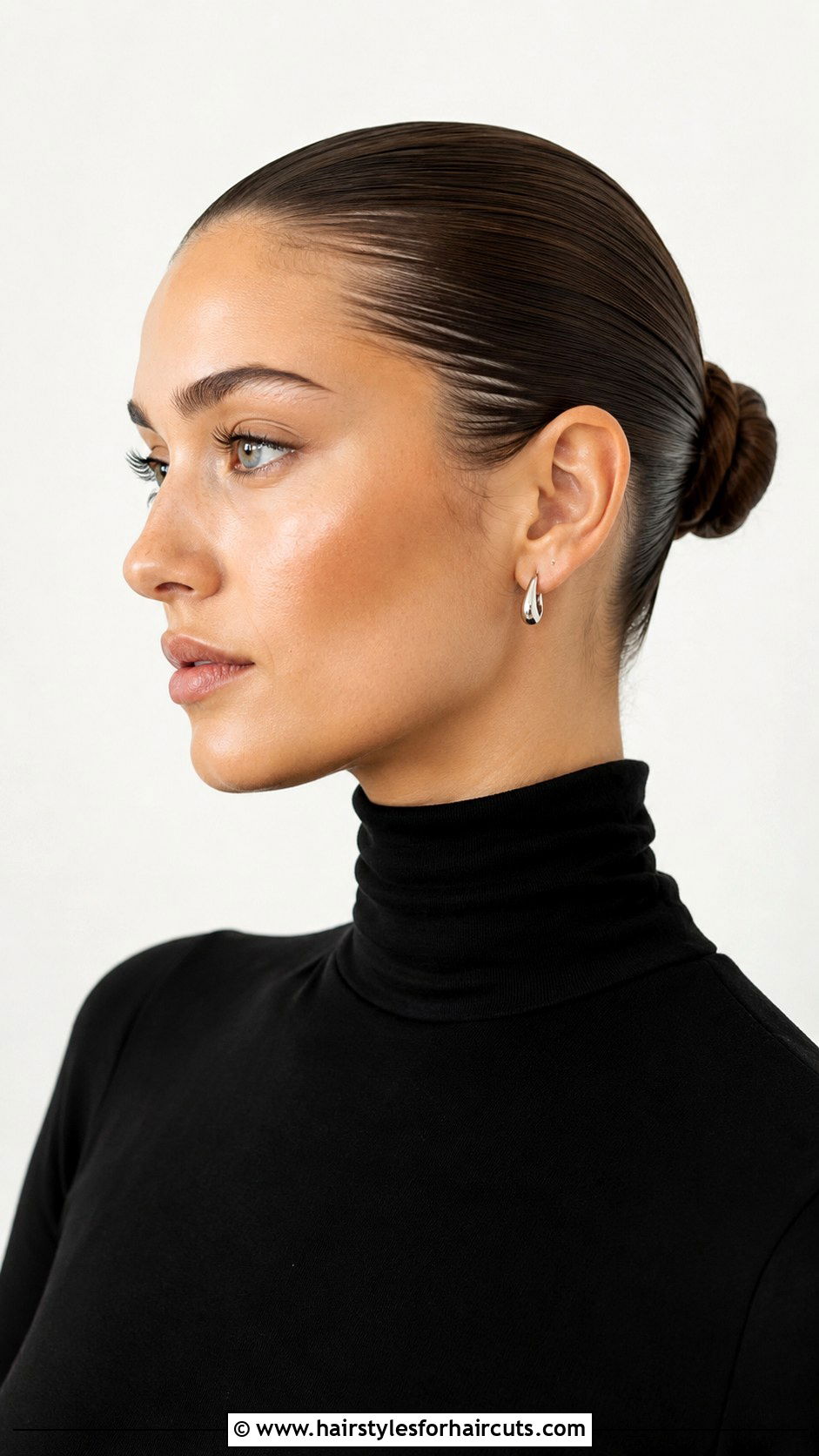 Slicked Back Bun - 25 5 minute hairstyles for long hair - 25 5 minute hairstyles for long hair