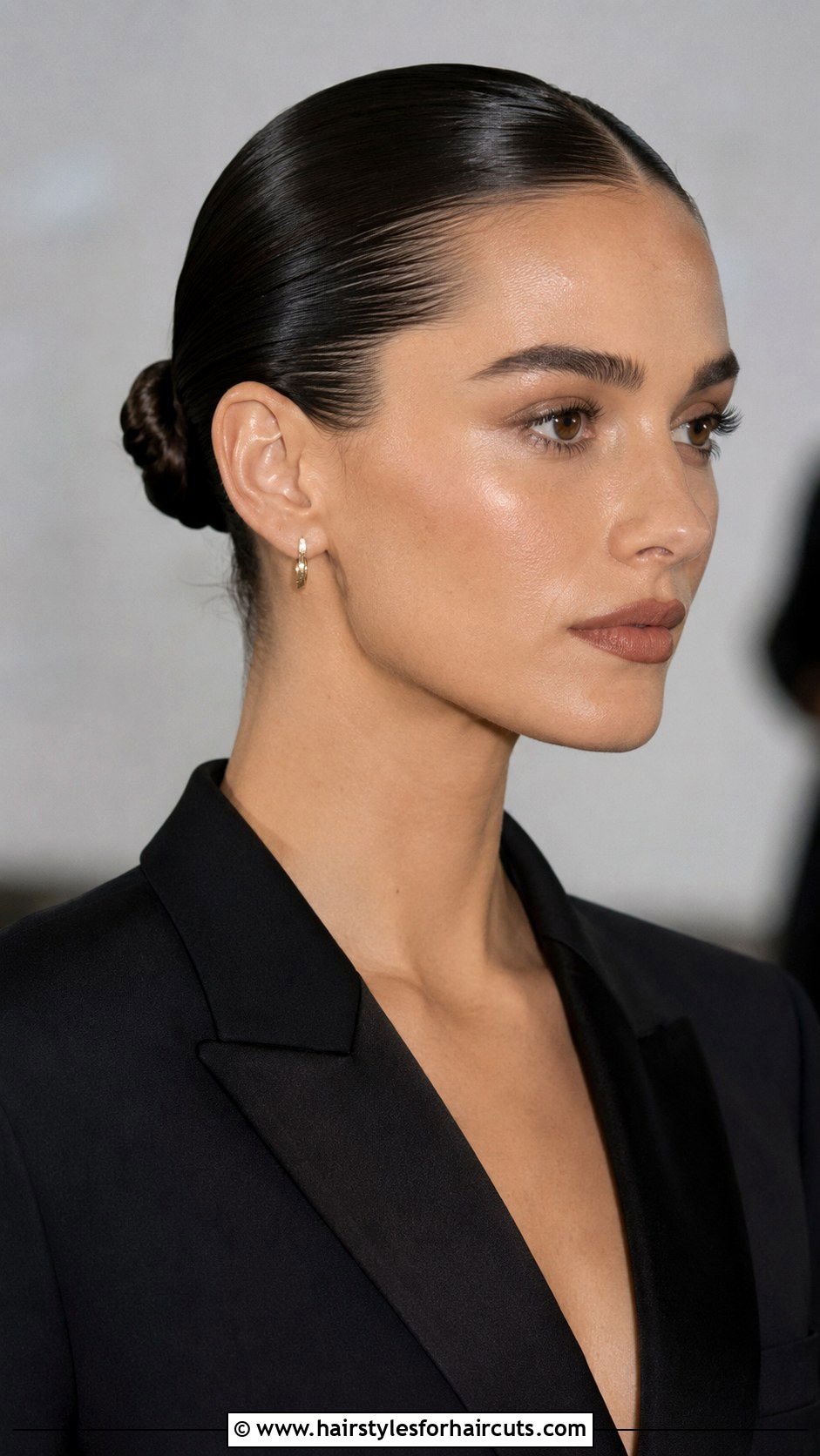 Slicked Back Chignon - 25 chignon hairstyles for medium length hair - 25 chignon hairstyles for medium length hair