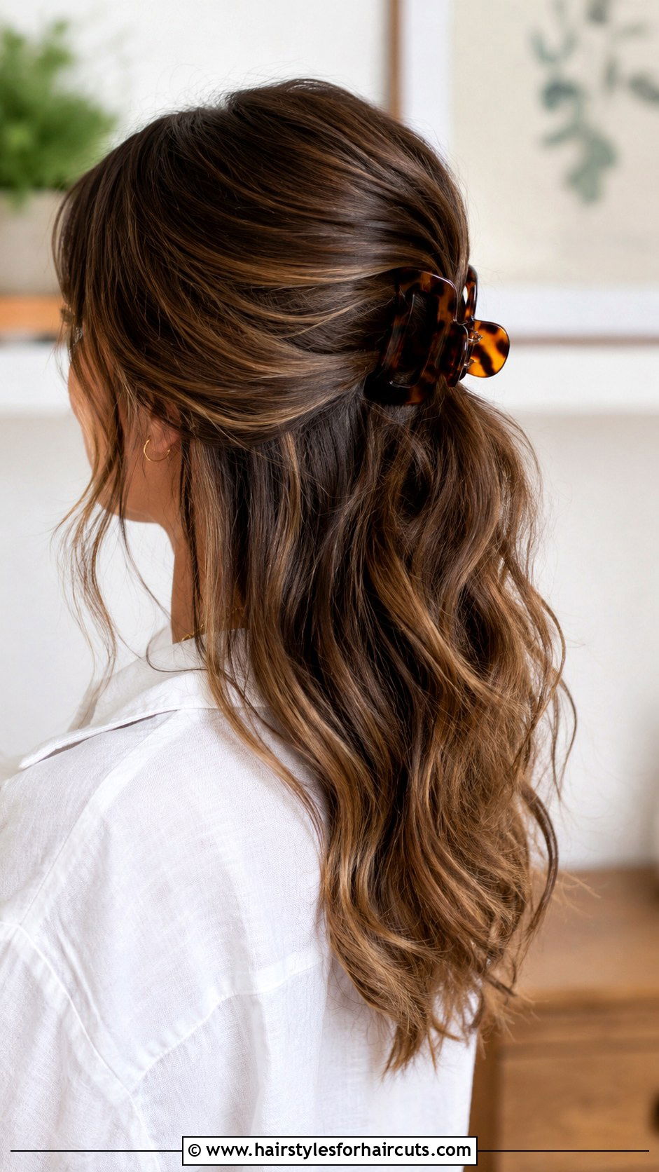 Slicked Back Hair With Bobby Pins - 25 hairstyles with hair clips - 25 hairstyles with hair clips