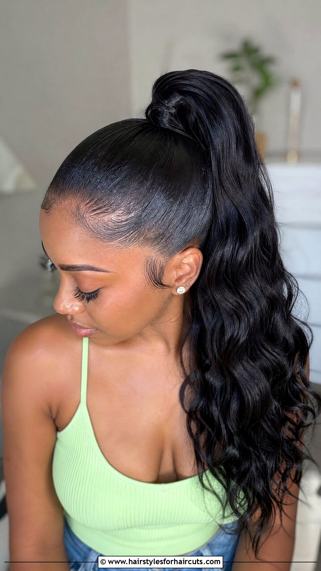Slicked Back High Ponytail - 25 freeze hairstyles black hair - 25 freeze hairstyles black hair