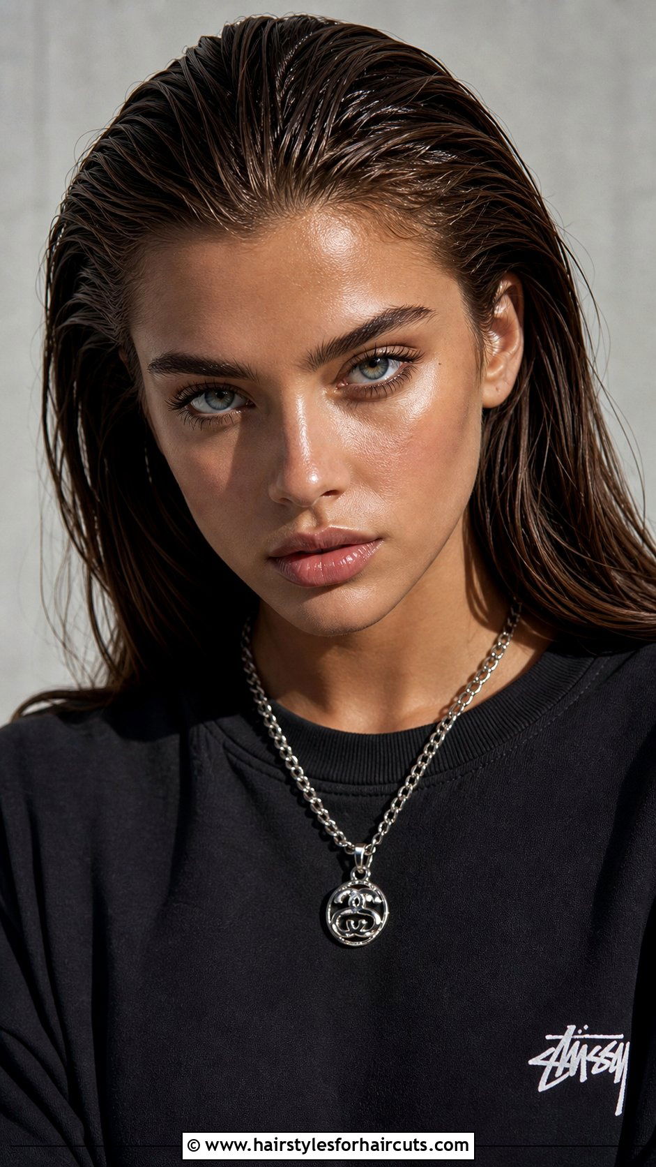 Slicked Back Long Brunette Hair - 25 cute hairstyles for brunettes with long hair - 25 cute hairstyles for brunettes with long hair