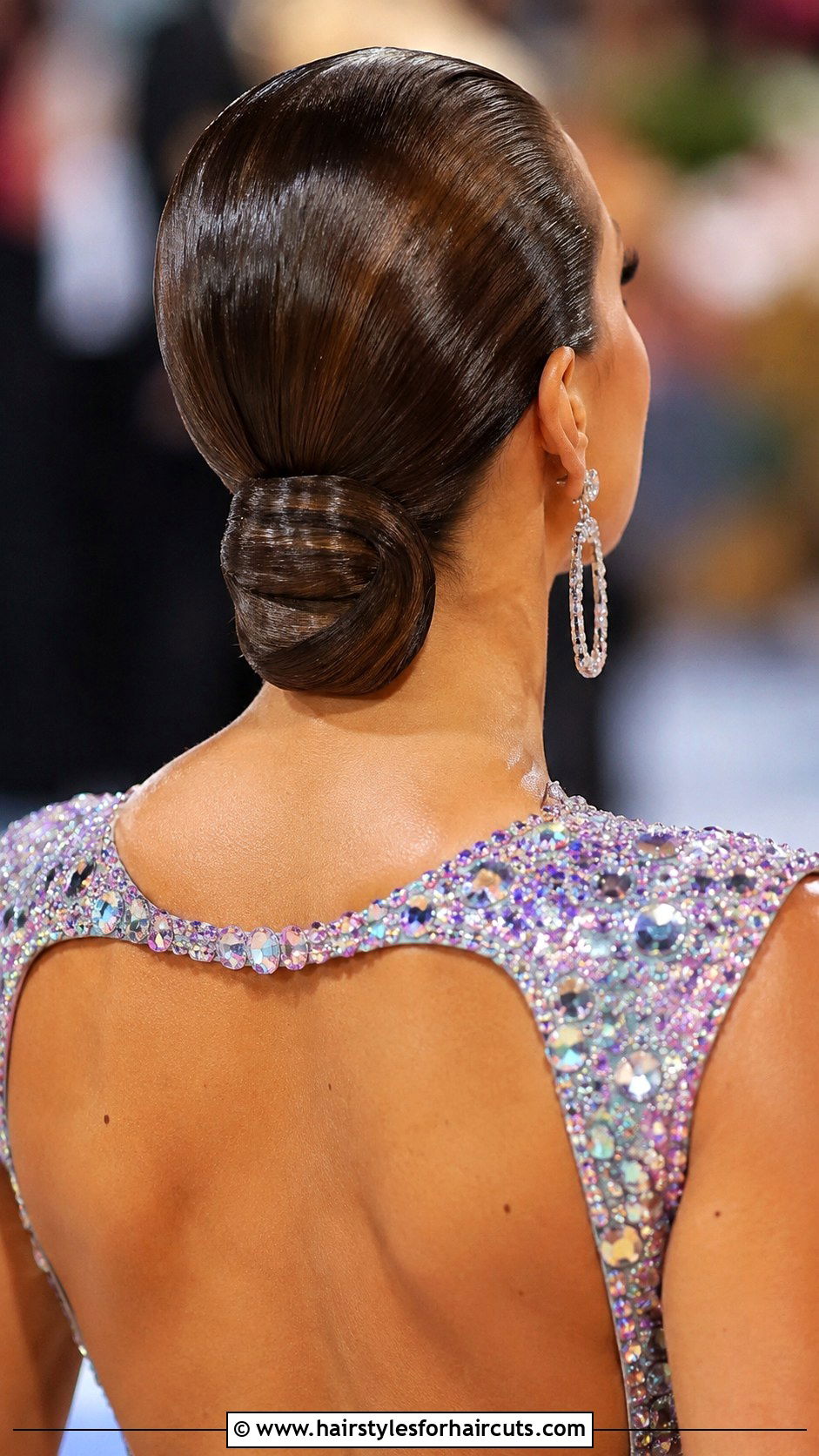 Slicked Back Low Chignon - 25 dance hairstyles - 25 dance hairstyles