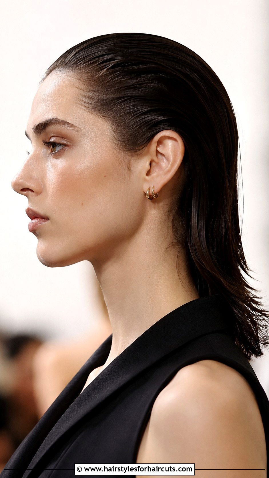 Slicked Back Medium Hair - 25 easy hairstyles for medium hair - 25 easy hairstyles for medium hair