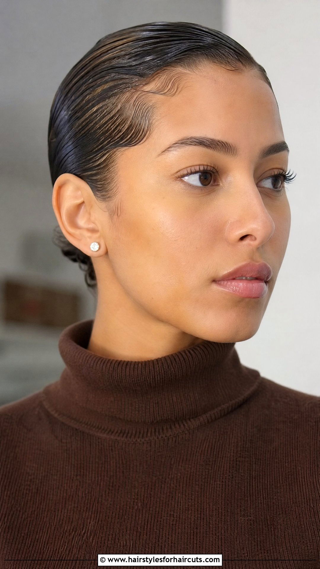 Slicked Back Short Hair - 25 beginner transition hairstyles for short hair - 25 beginner transition hairstyles for short hair