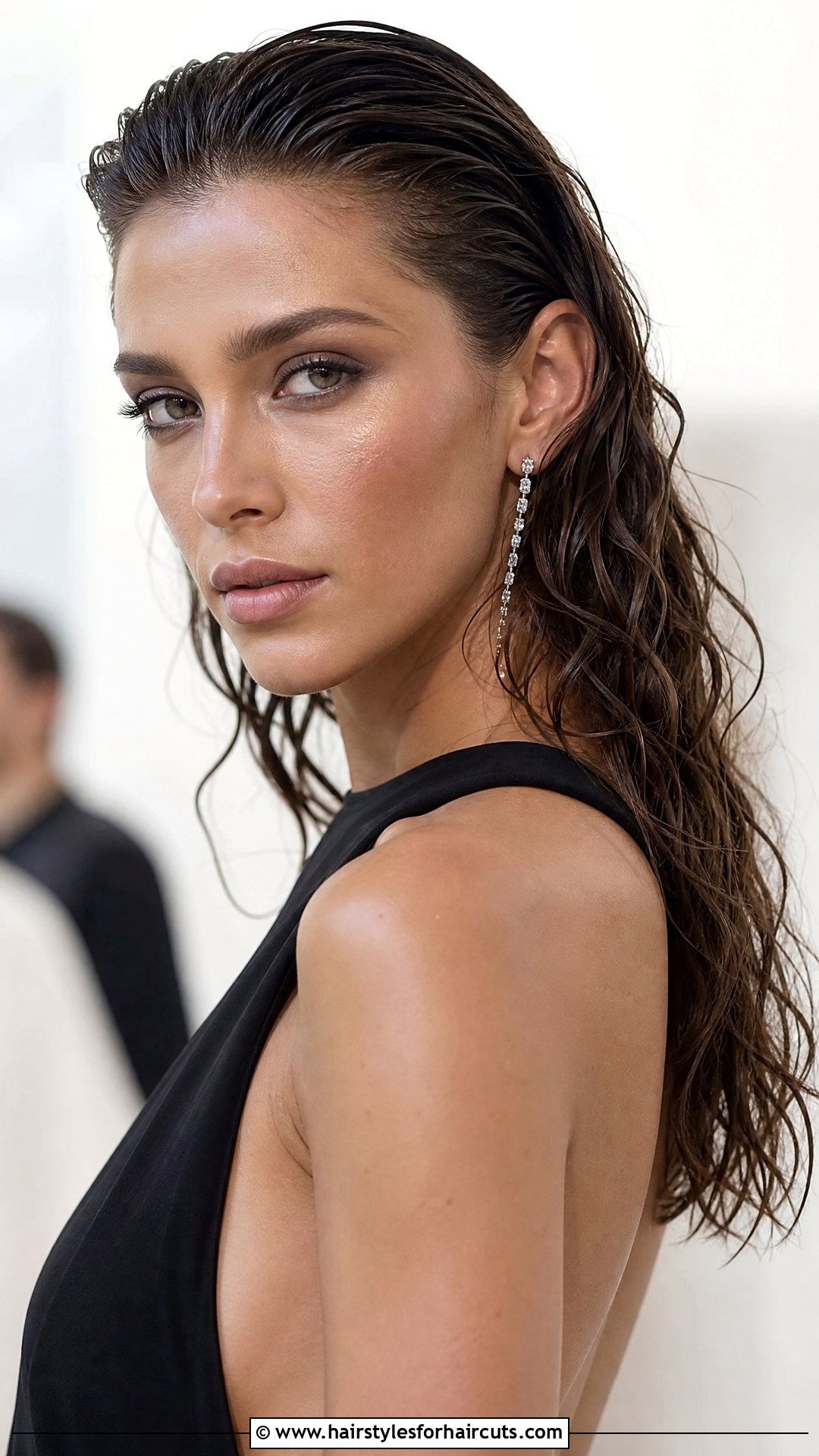 Slicked Back Wet Look Waves - 25 holiday hairstyles - 25 holiday hairstyles