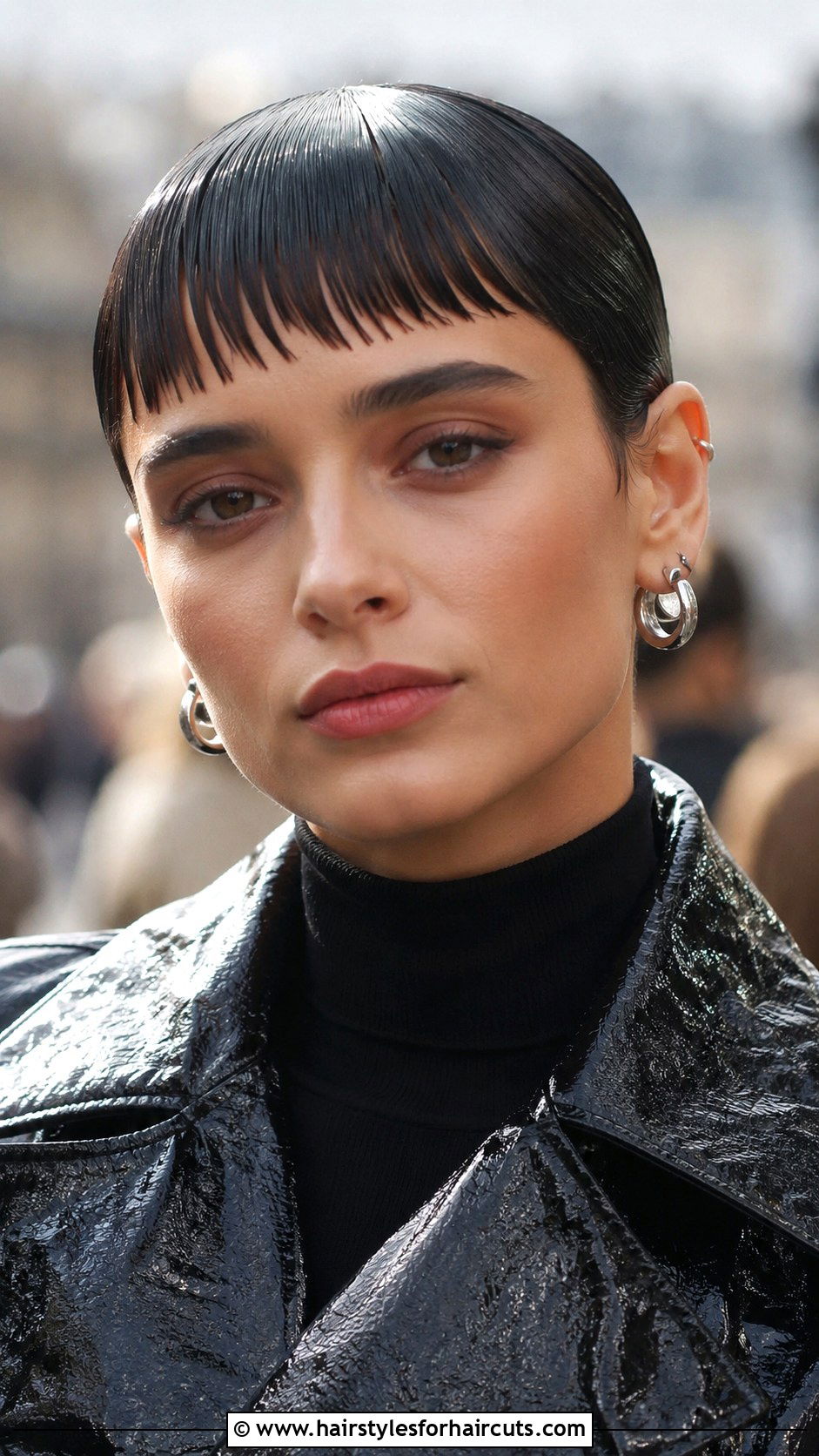 Slicked Down Short Bangs Look - 25 wet hairstyles for short hair - 25 wet hairstyles for short hair