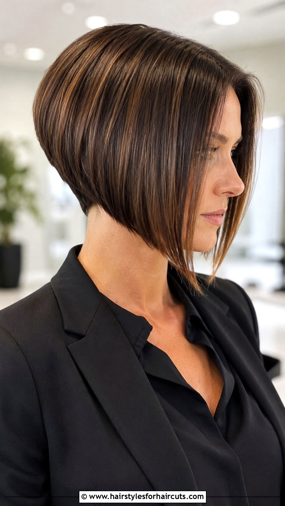 Smooth Inverted Bob - 25 haircuts new orleans - 25 haircuts new orleans
