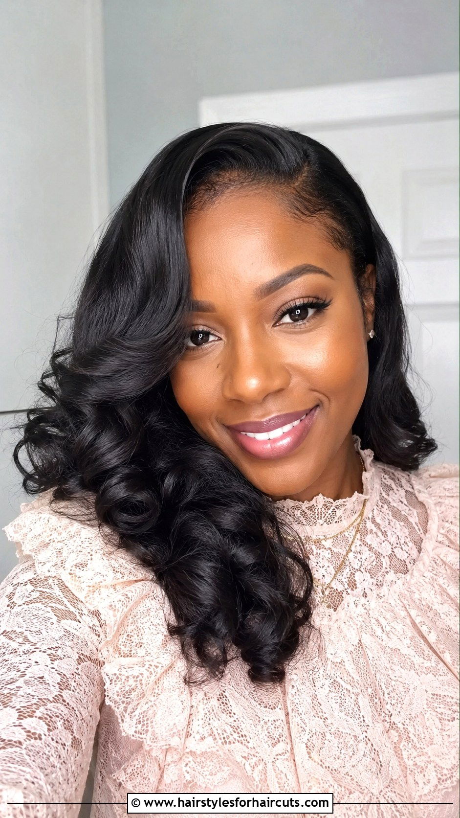 Soft Curls With Side Part - 25 black women haircuts styles - 25 black women haircuts styles