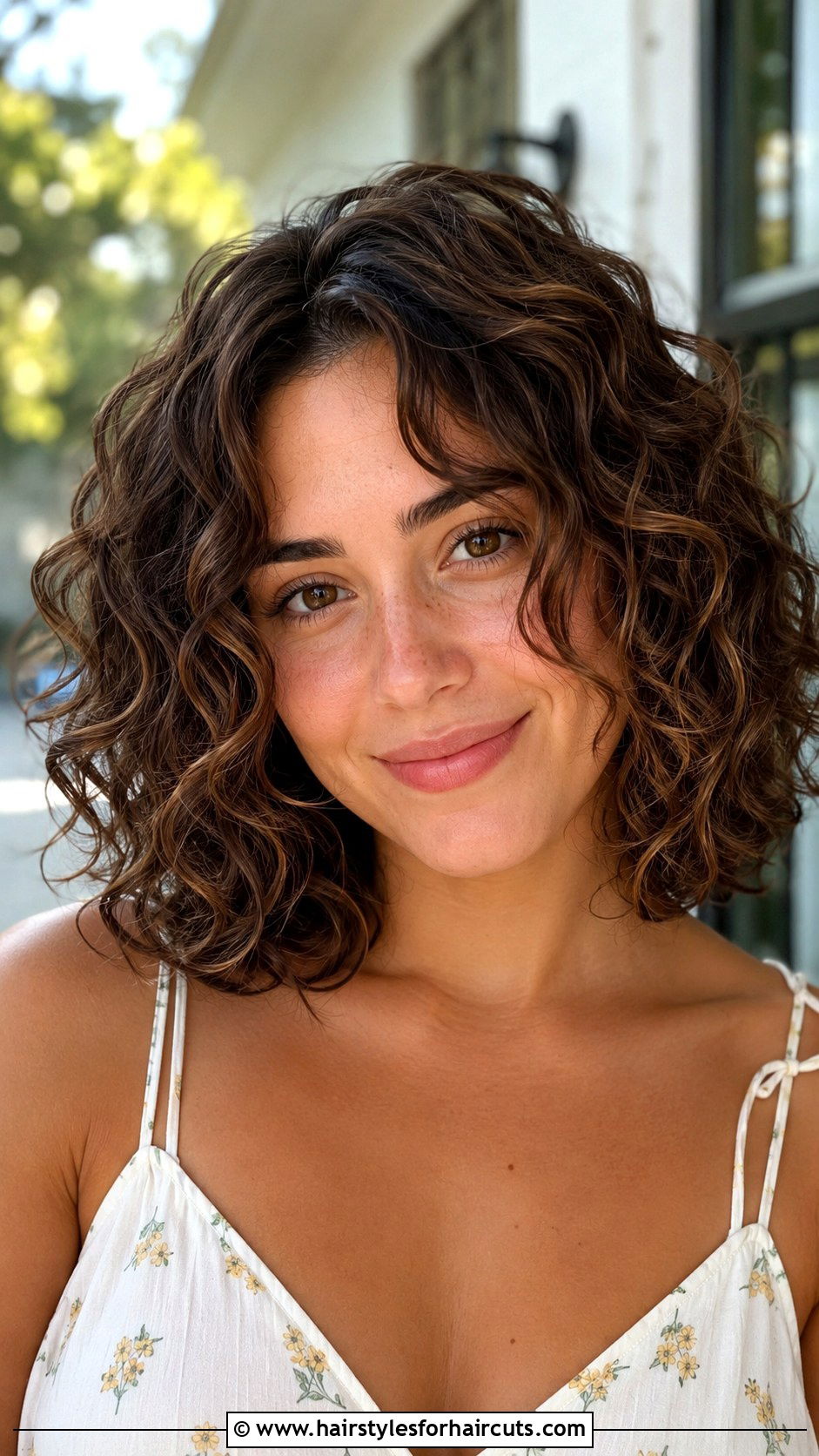 Soft Curly Lob - 25 hairstyles for women with square face - 25 hairstyles for women with square face
