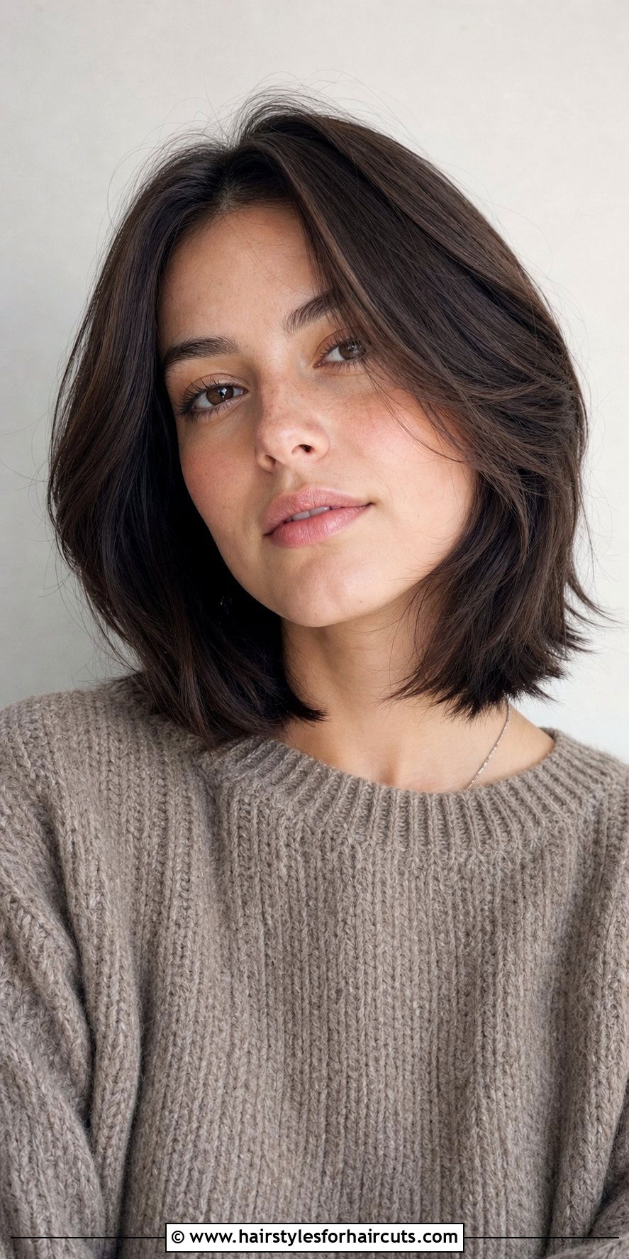 Soft Layered Medium Cut For Square Face - 25 face shape medium haircuts for girls - 25 face shape medium haircuts for girls