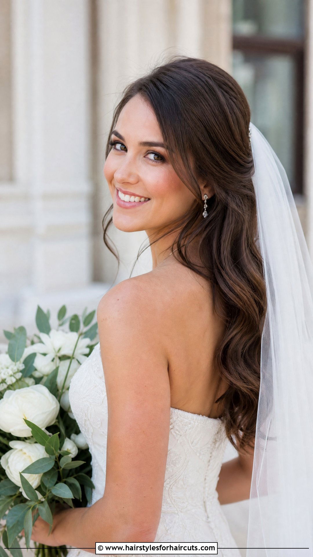 Soft Waves With Veil For Bob - 25 wedding hairstyles for bobbed hair - 25 wedding hairstyles for bobbed hair