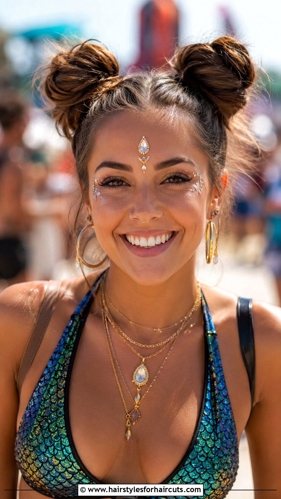 Space Buns - 25 clean girl hairstyles - 25 clean girl hairstyles