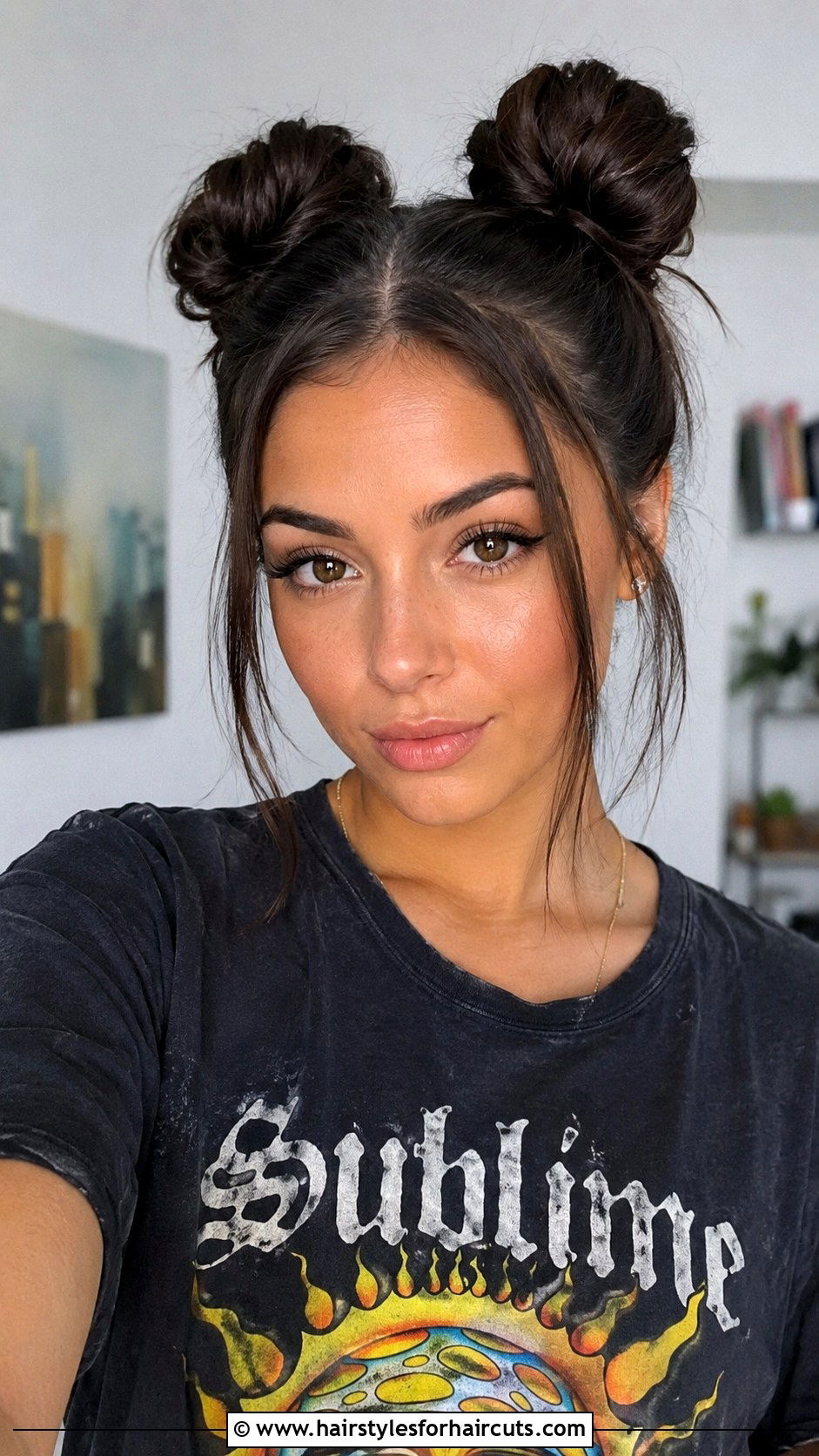 Space Buns - 25 cute hairstyles for long straight hair - 25 cute hairstyles for long straight hair