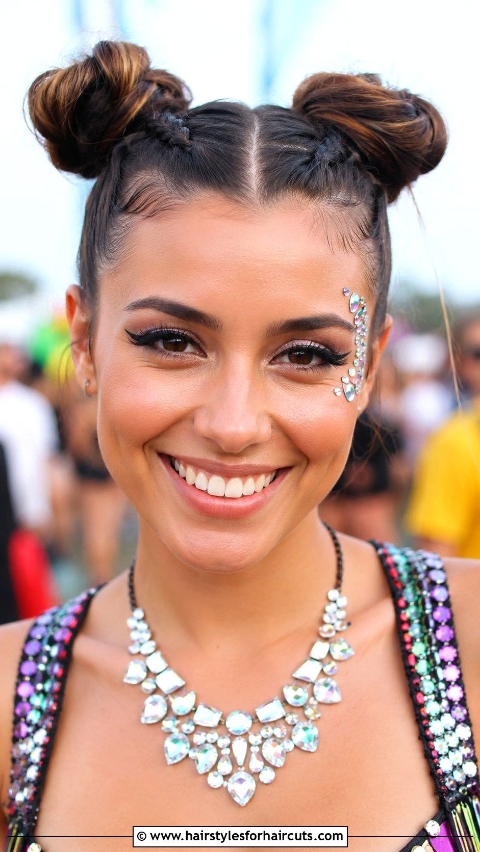 Space Buns - 25 easy dance hairstyles for long hair - 25 easy dance hairstyles for long hair