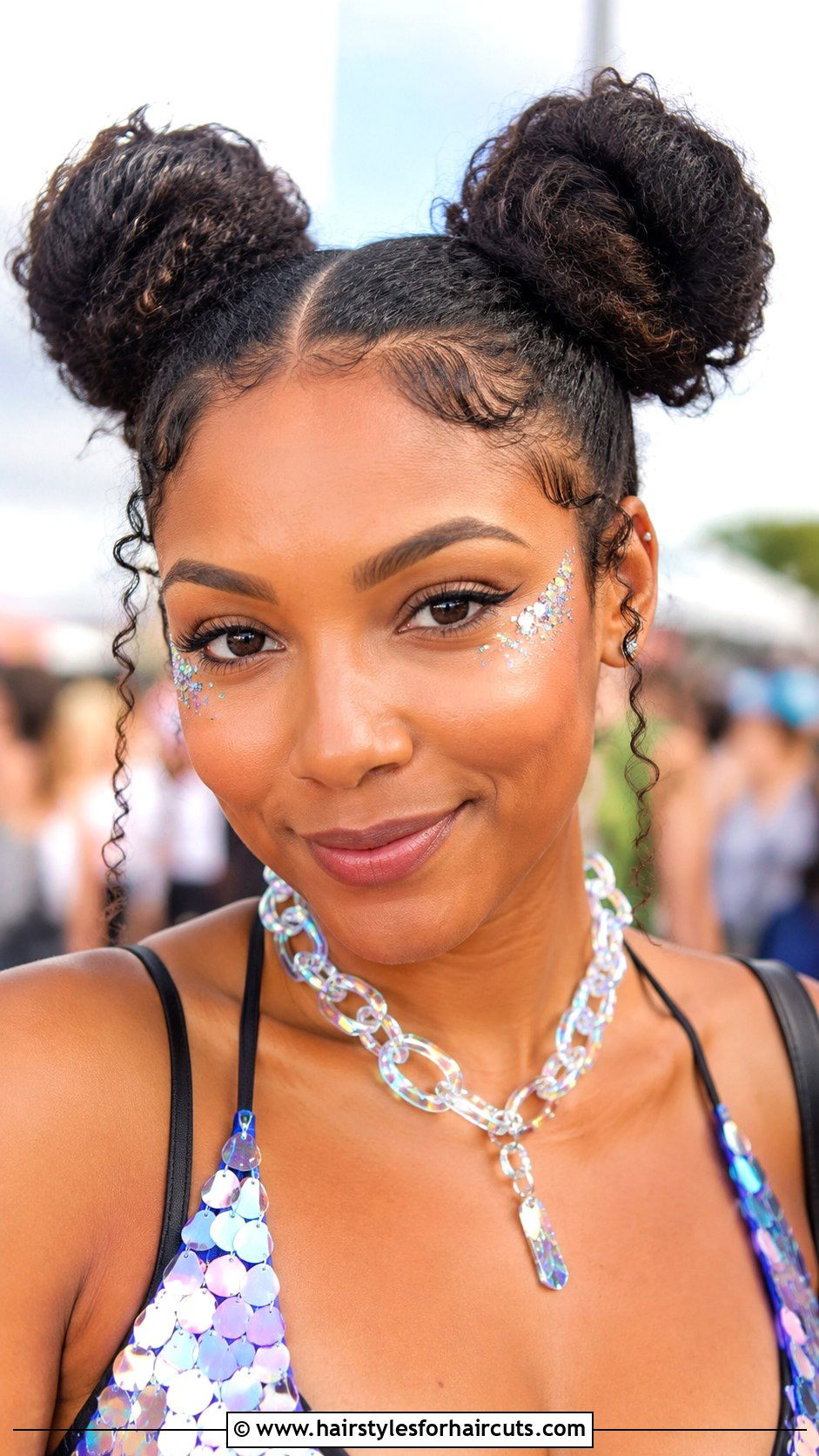 Space Buns Natural Hair - 25 natural hairstyles - 25 natural hairstyles