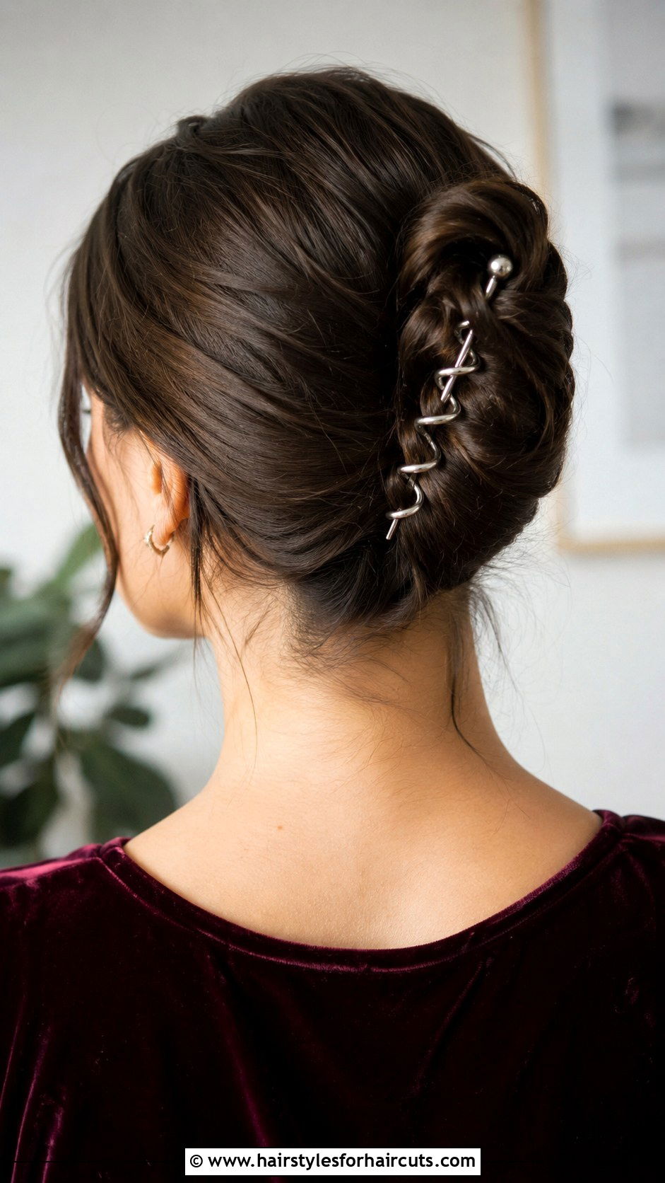 Spiral Hair Stick Bun - 25 hairstyles without hair tie - 25 hairstyles without hair tie