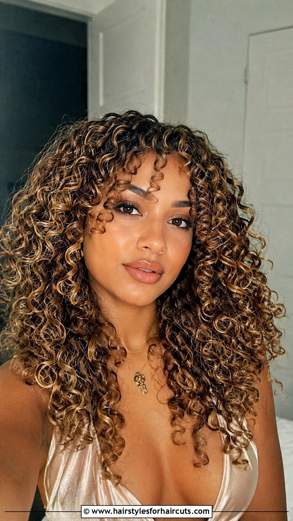 Spiral Ringlets Y2K Curly Hair - 25 y2k hairstyles for curly hair - 25 y2k hairstyles for curly hair