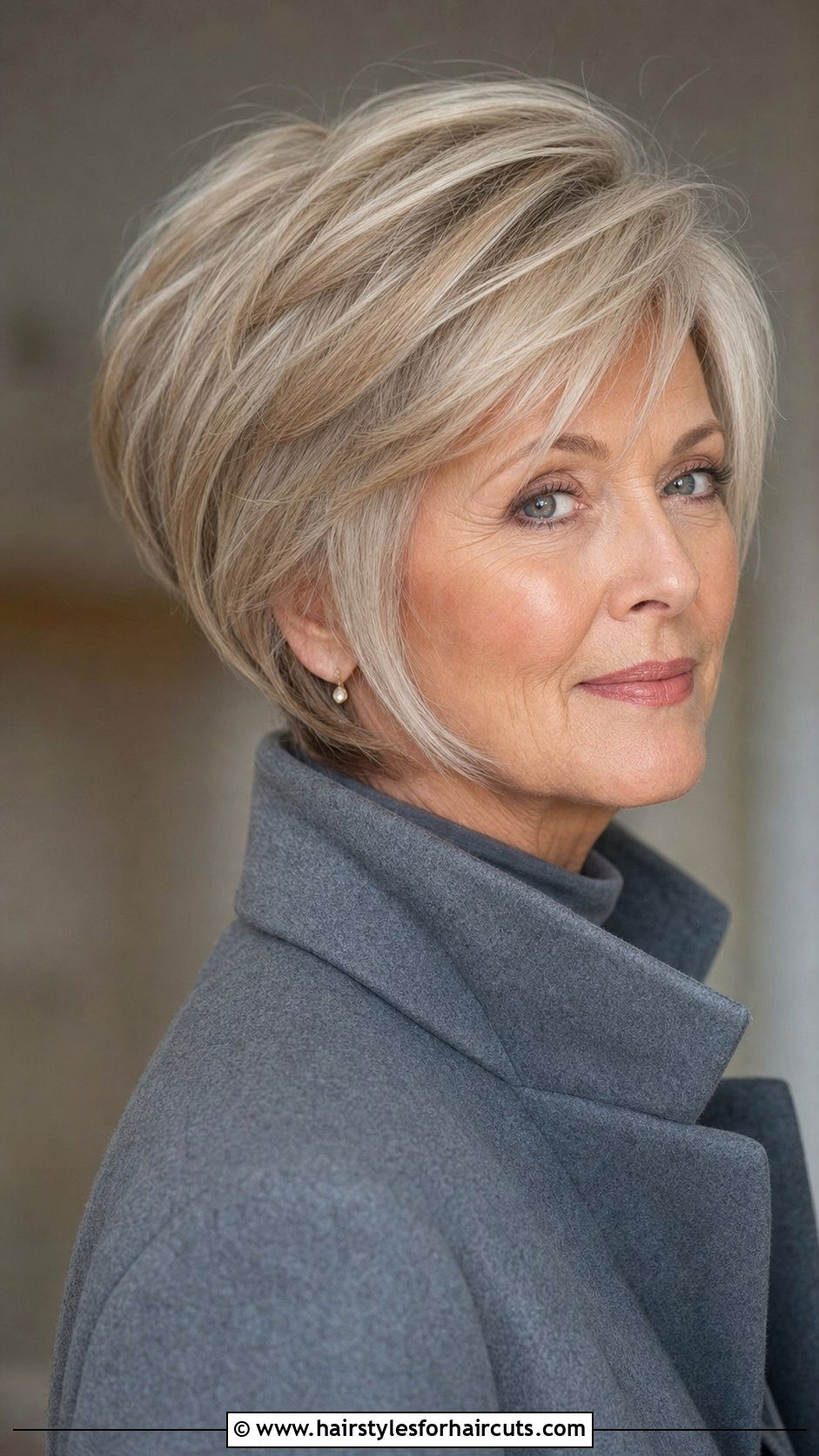 Stacked Bob - 25 short hairstyles for over 60 - 25 short hairstyles for over 60