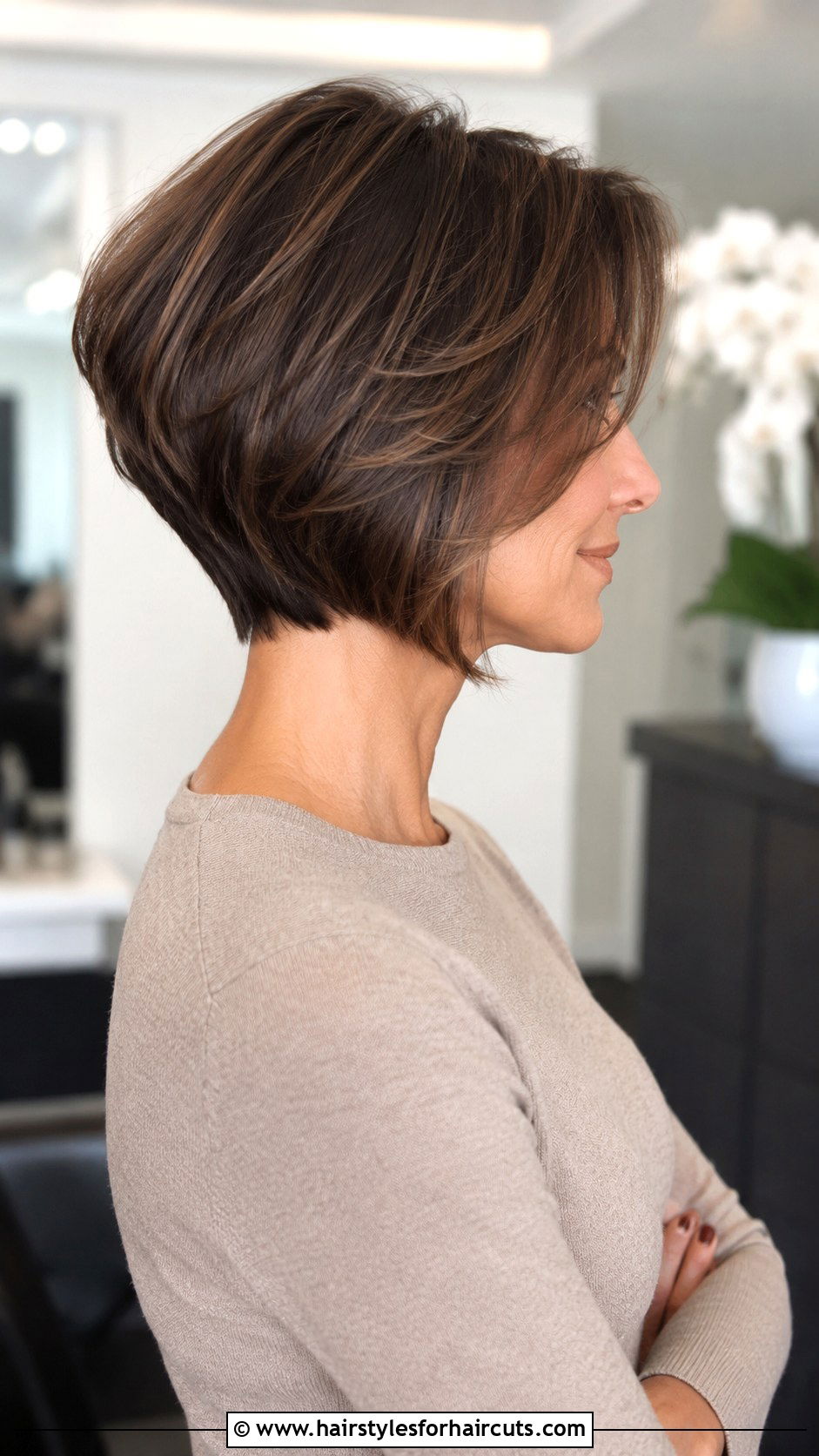 Stacked Bob - 25 best haircuts for fine hair women - 25 best haircuts for fine hair women