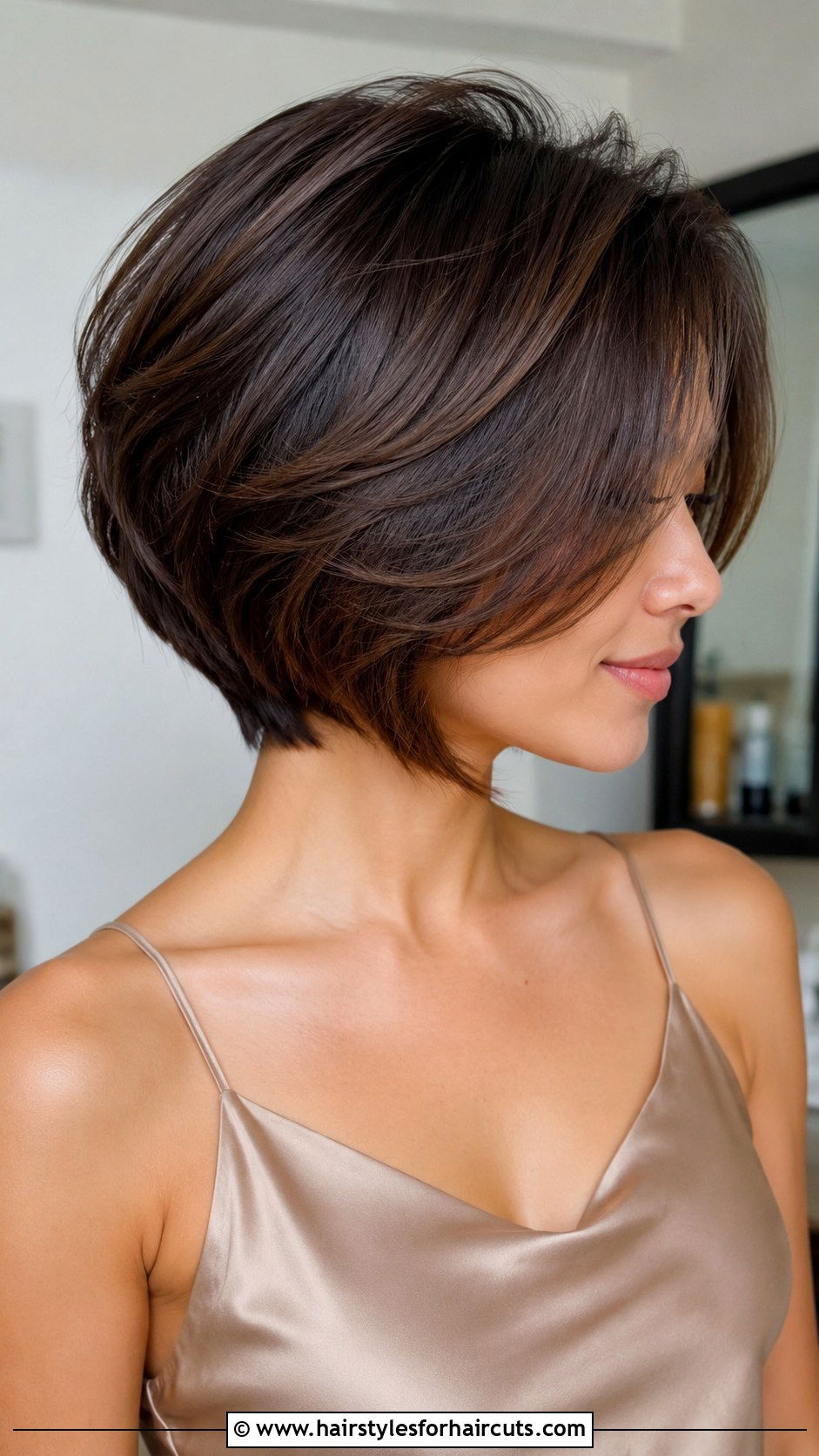 Stacked Bob - 25 haircuts for thick short hair - 25 haircuts for thick short hair