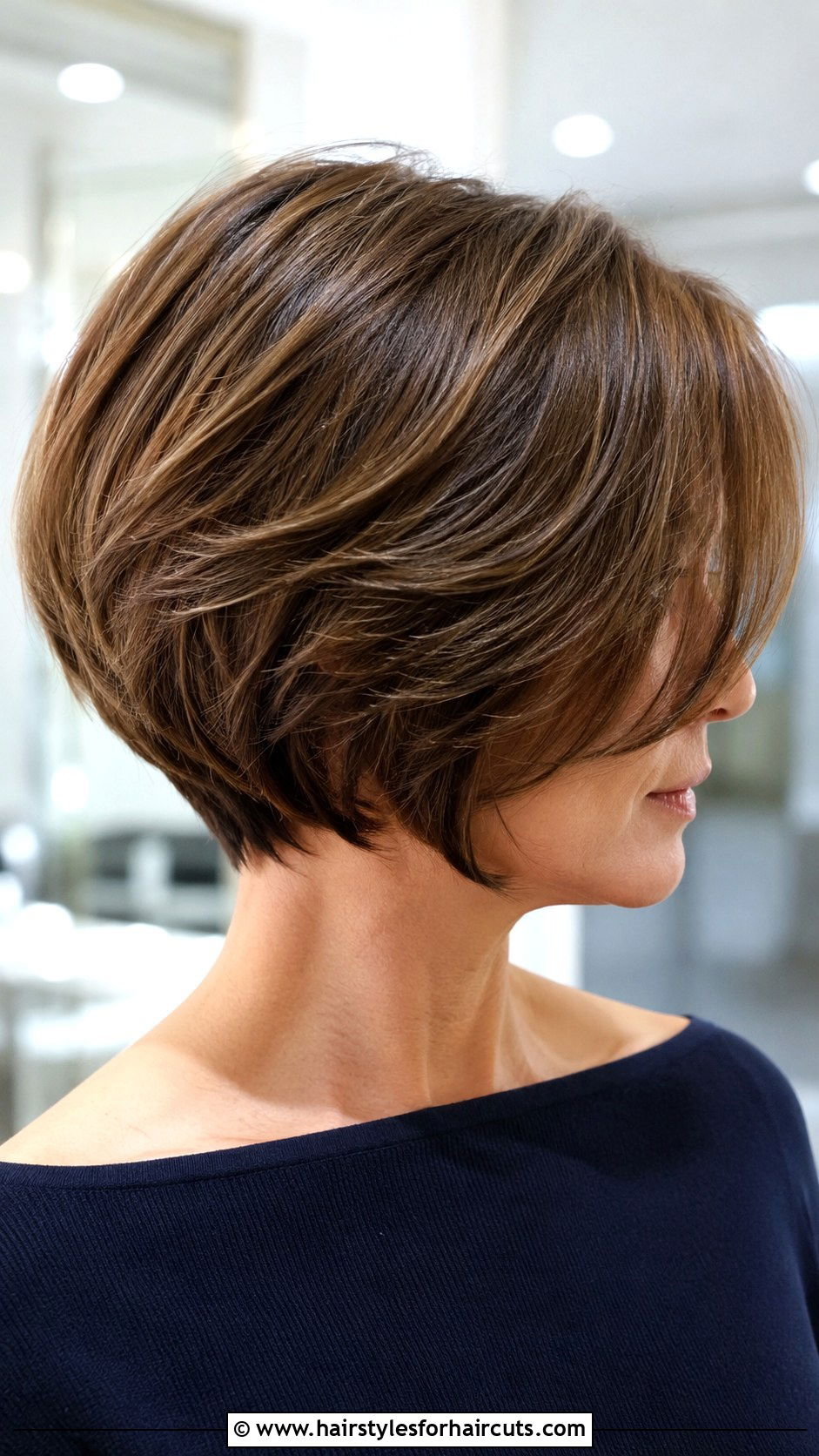 Stacked Bob - 25 hairstyles to hide thinning hair - 25 hairstyles to hide thinning hair