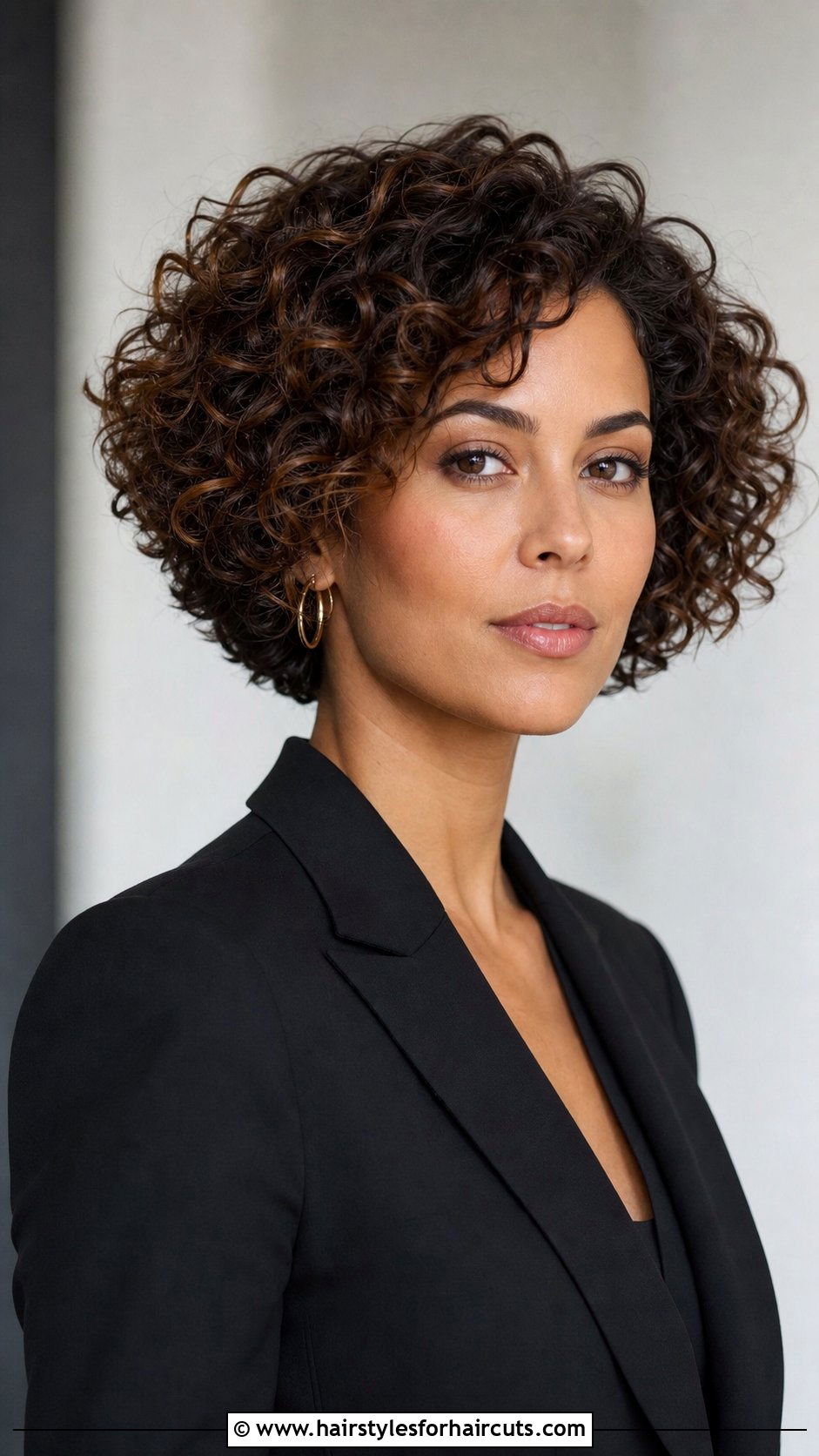 Stacked Bob For Curly Hair - 25 haircuts for loose curly hair - 25 haircuts for loose curly hair
