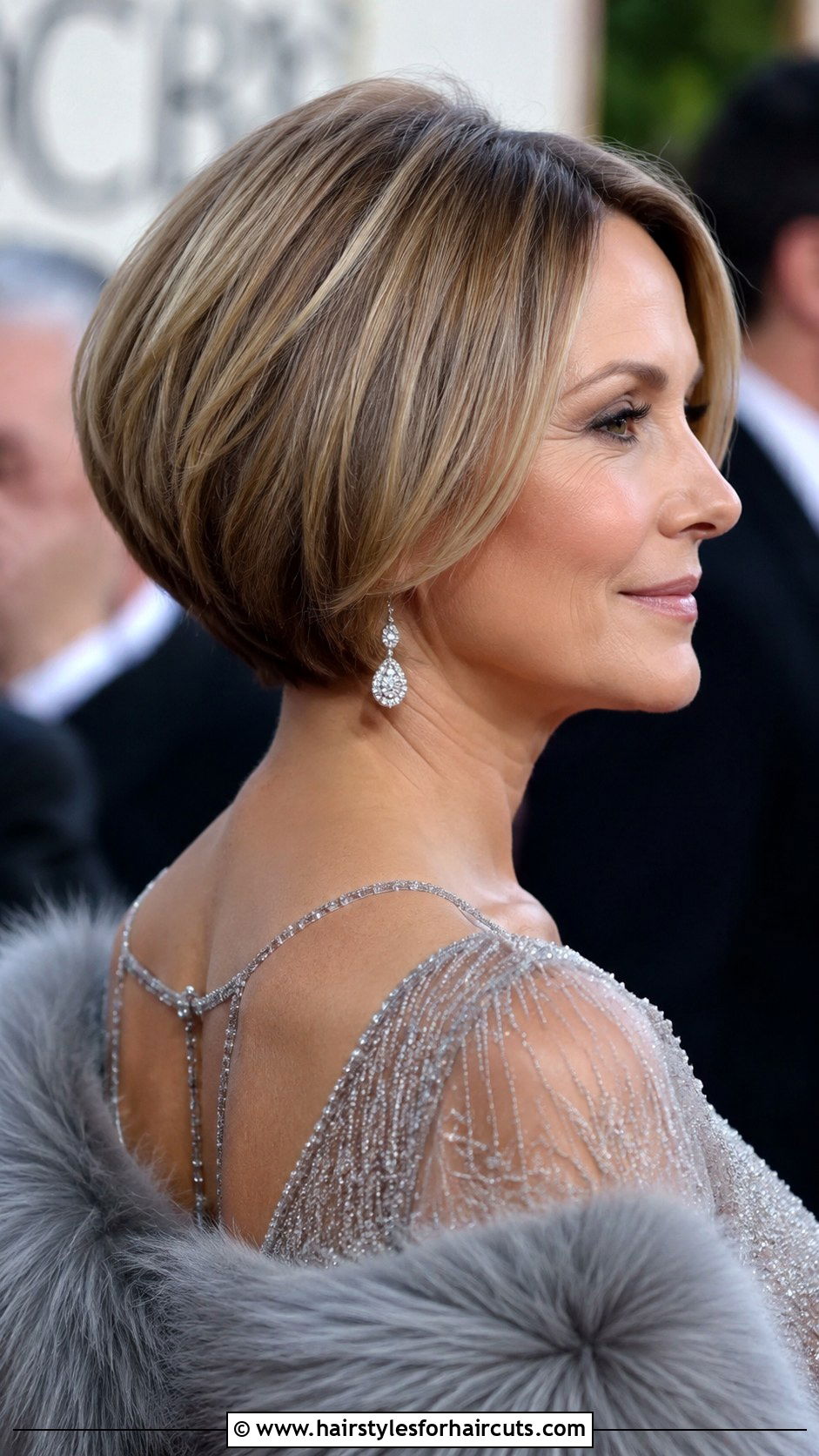 Stacked Bob Haircut - 25 elegant short hairstyles - 25 elegant short hairstyles