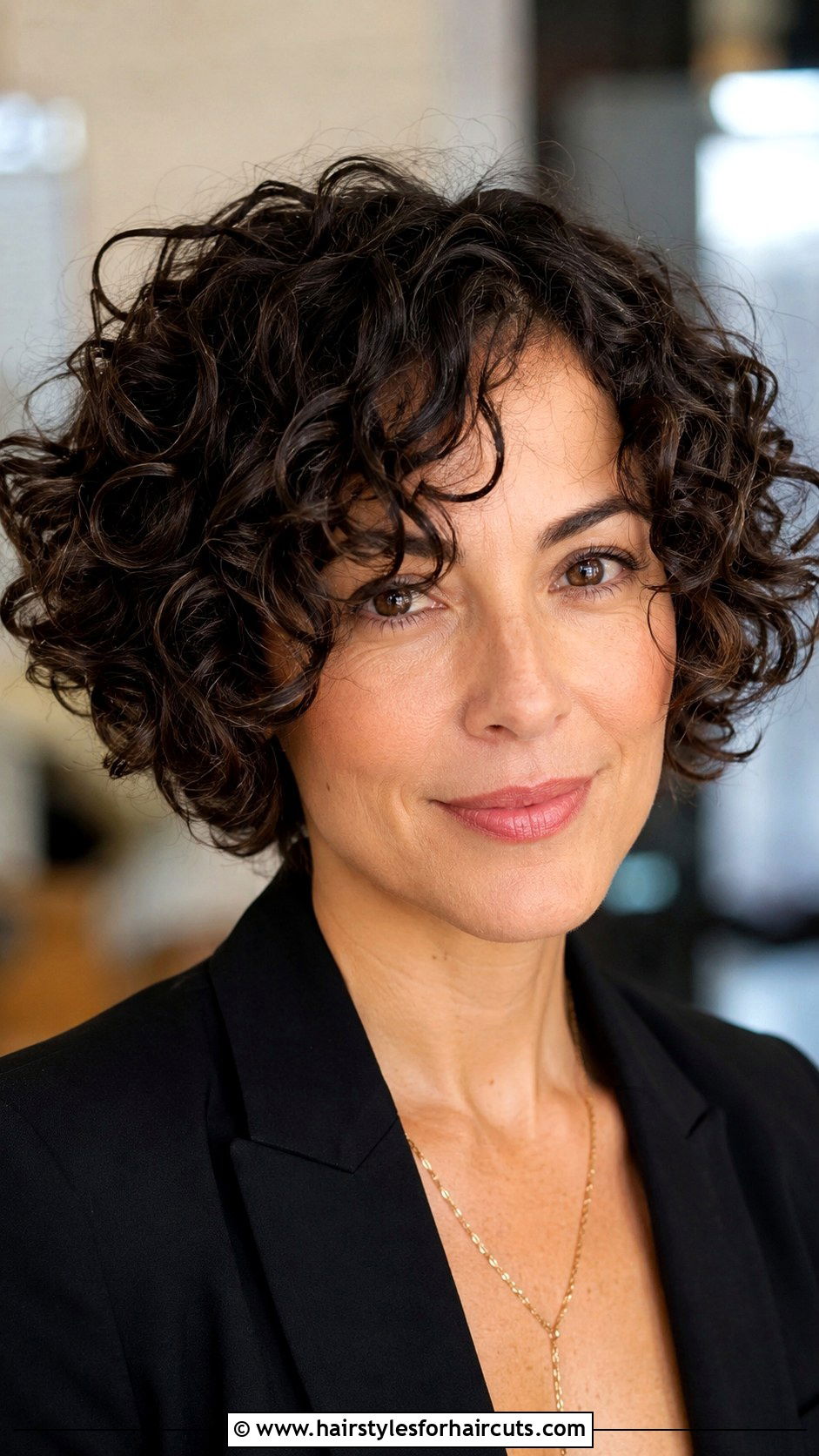 Stacked Curly Bob - 25 fine curly hair haircuts - 25 fine curly hair haircuts