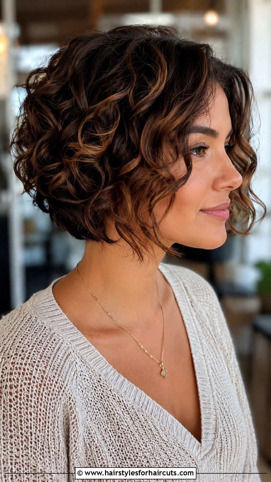 Stacked Curly Bob - 25 hairstyles on curly hair - 25 hairstyles on curly hair