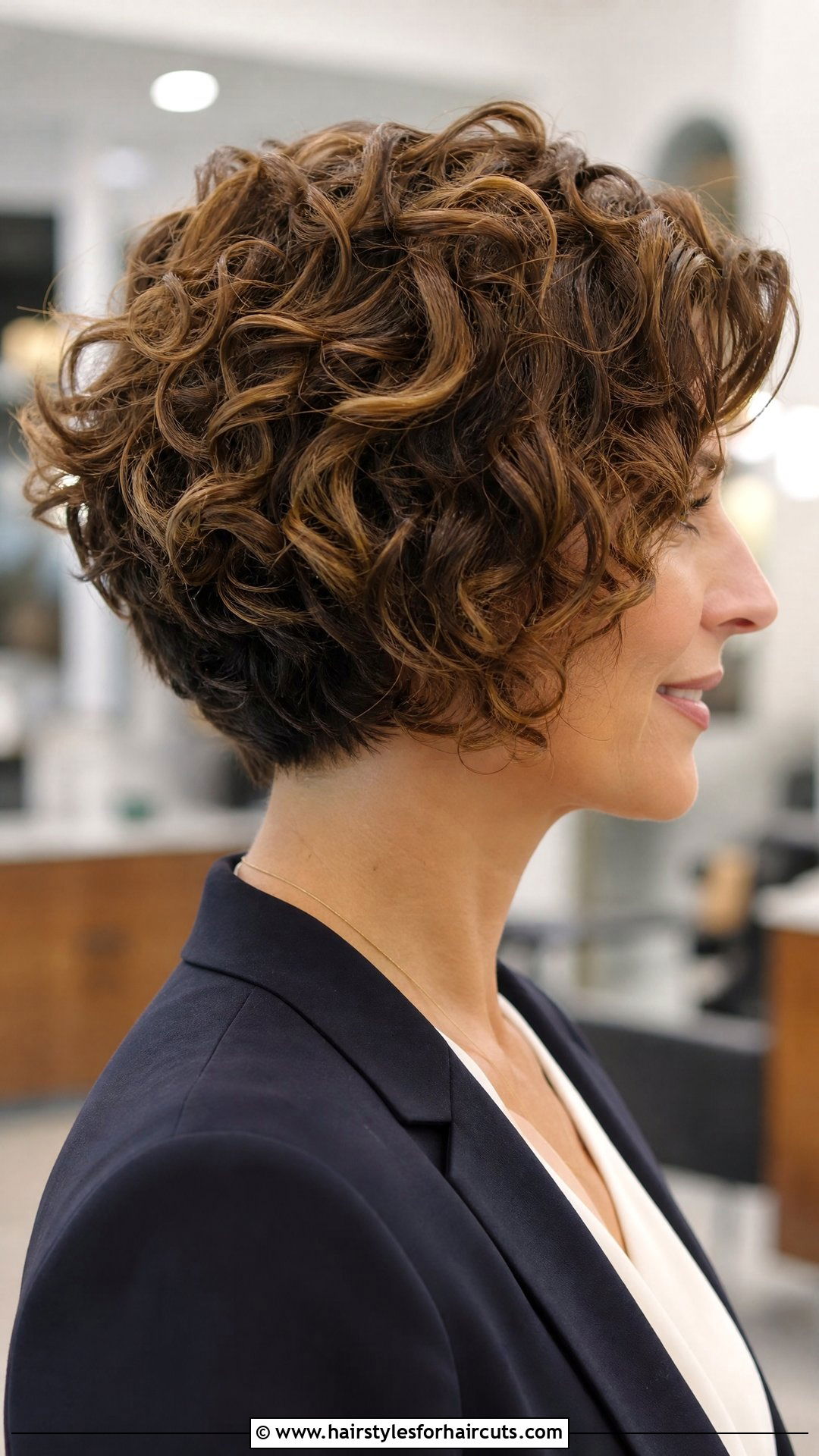 Stacked Curly Bob - 25 womens hairstyles for curly hair - 25 womens hairstyles for curly hair