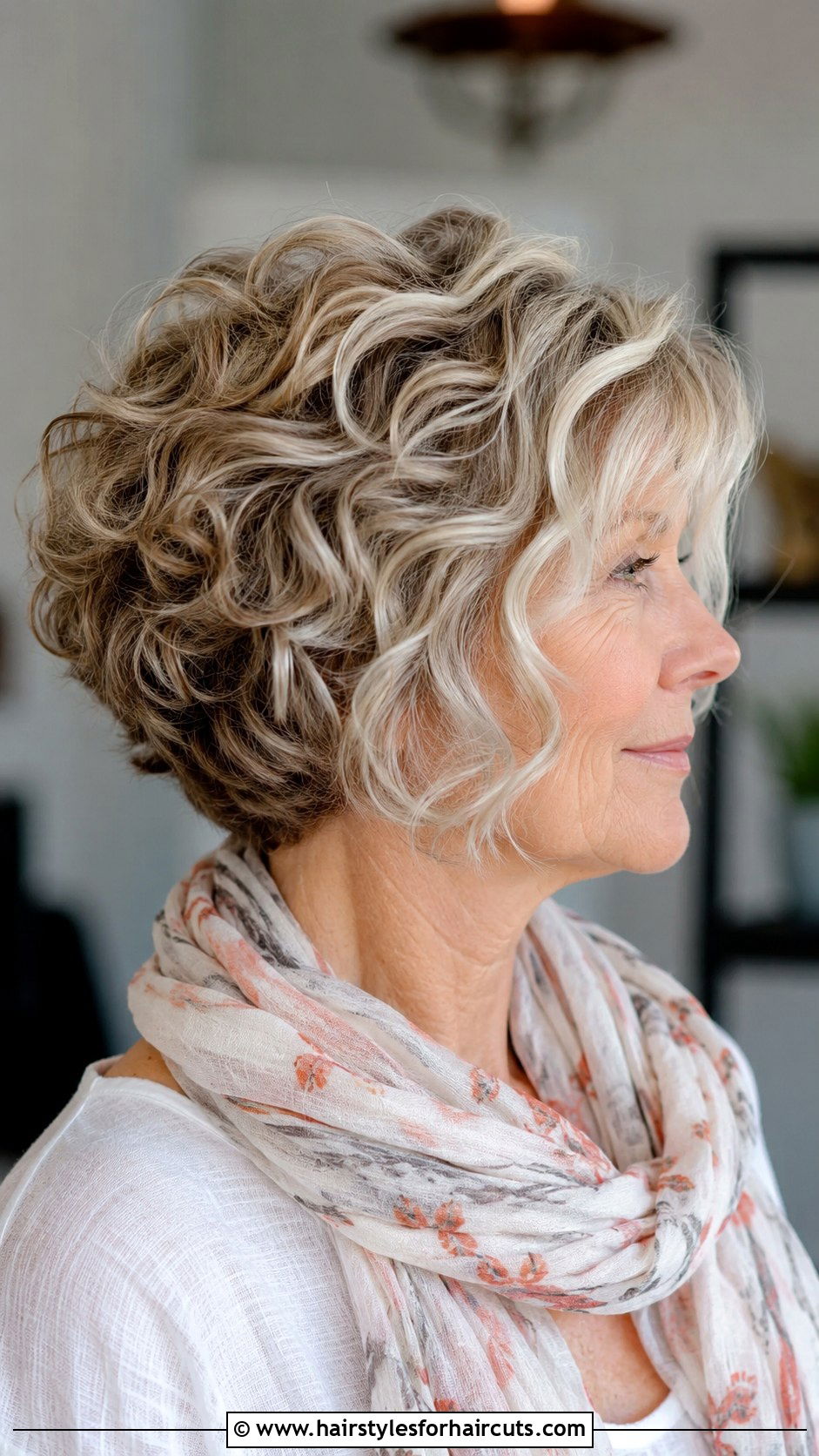 Stacked Curly Bob Haircut - 25 haircuts for older women with curly hair - 25 haircuts for older women with curly hair