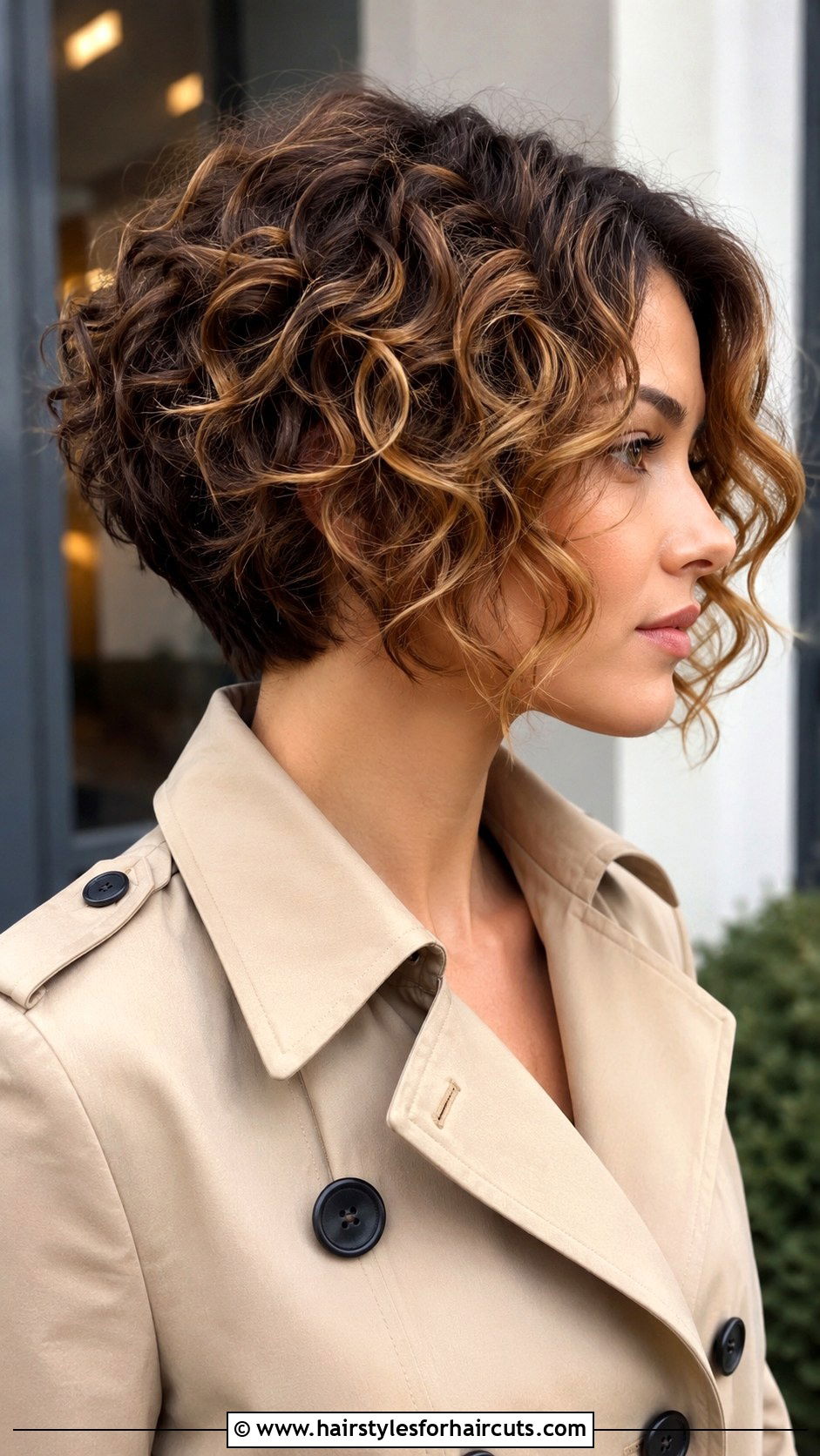 Stacked Curly Bob Haircut - 25 cute hairstyles for frizzy curly hair - 25 cute hairstyles for frizzy curly hair