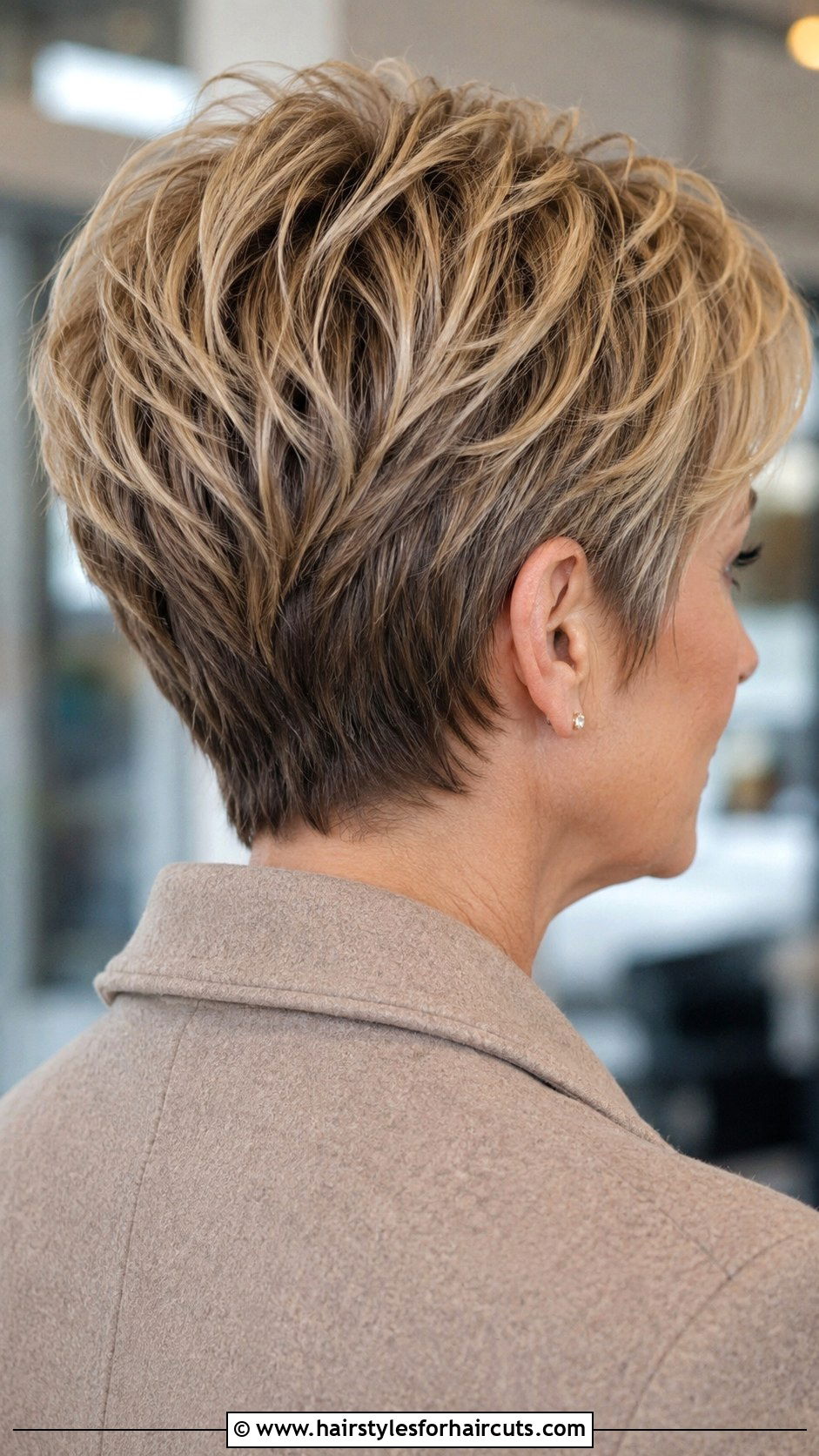 Stacked Pixie Cut - 25 pixie haircuts thin hair - 25 pixie haircuts thin hair