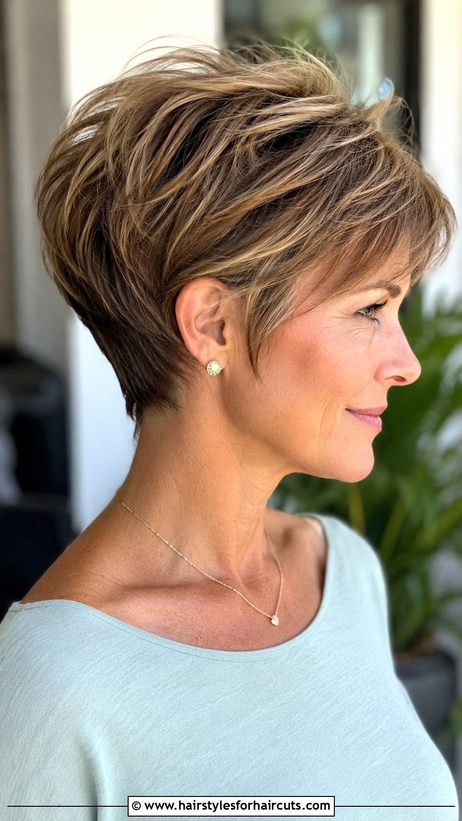 Stacked Pixie Cut - 25 pixie short haircuts for thick hair - 25 pixie short haircuts for thick hair