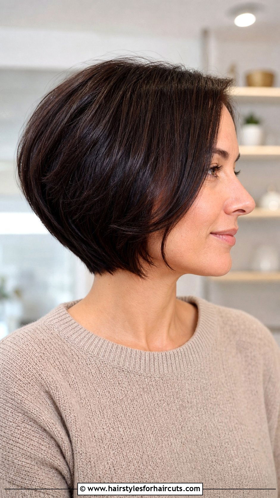 Stacked Rounded Bob - 25 rounded bob haircuts for fine hair - 25 rounded bob haircuts for fine hair
