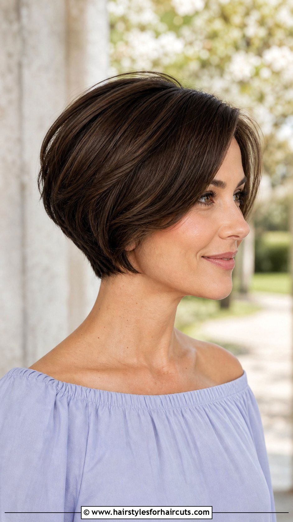 Stacked Short Brown Bob - 25 short brown haircuts - 25 short brown haircuts