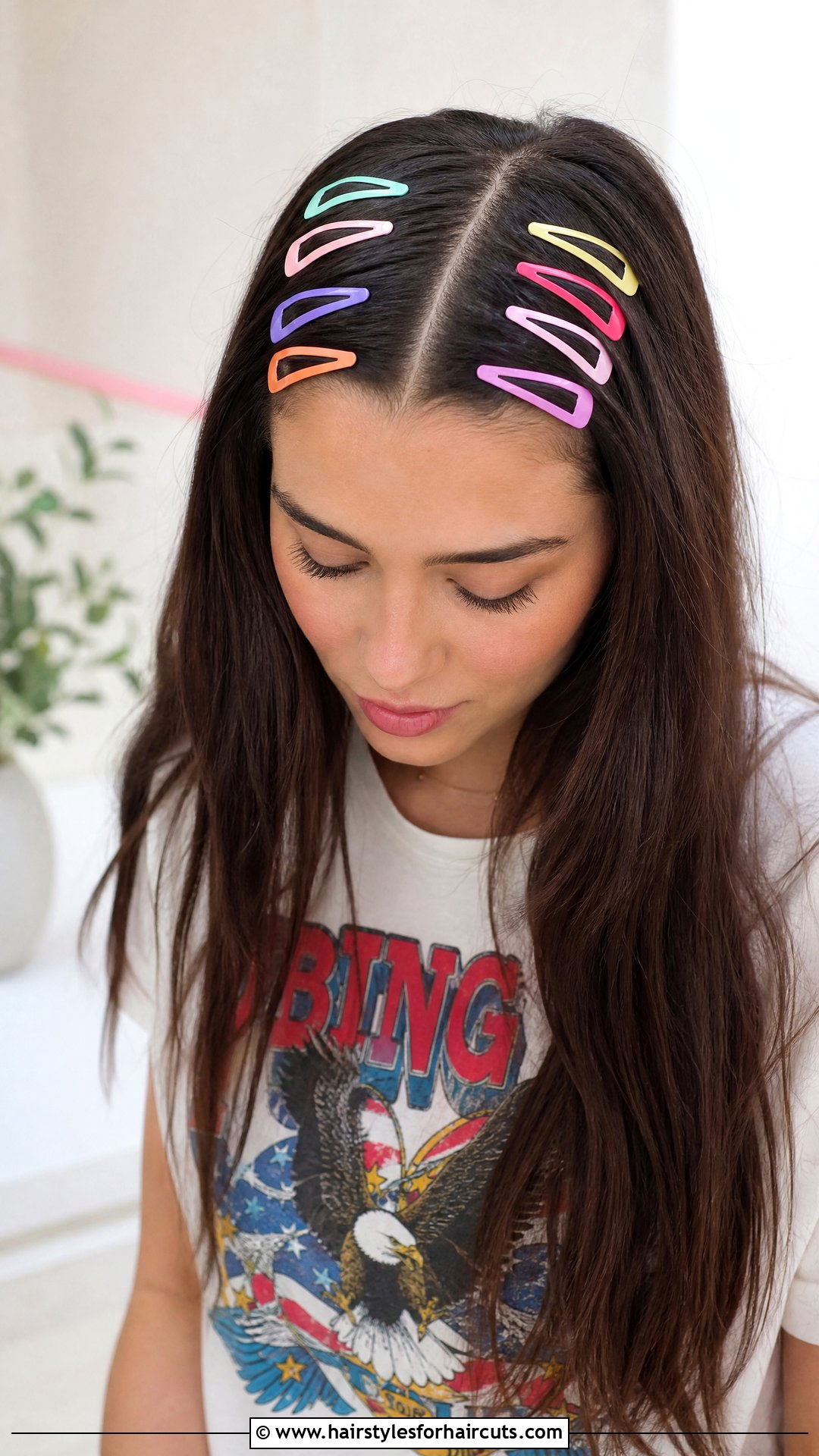 Straight Hair With Snap Clips - 25 hairstyles with hair accessories - 25 hairstyles with hair accessories