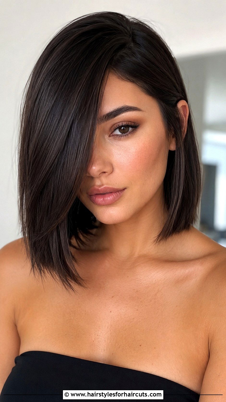 Straight Lob With Deep Side Part - 25 straight hairstyles for party - 25 straight hairstyles for party