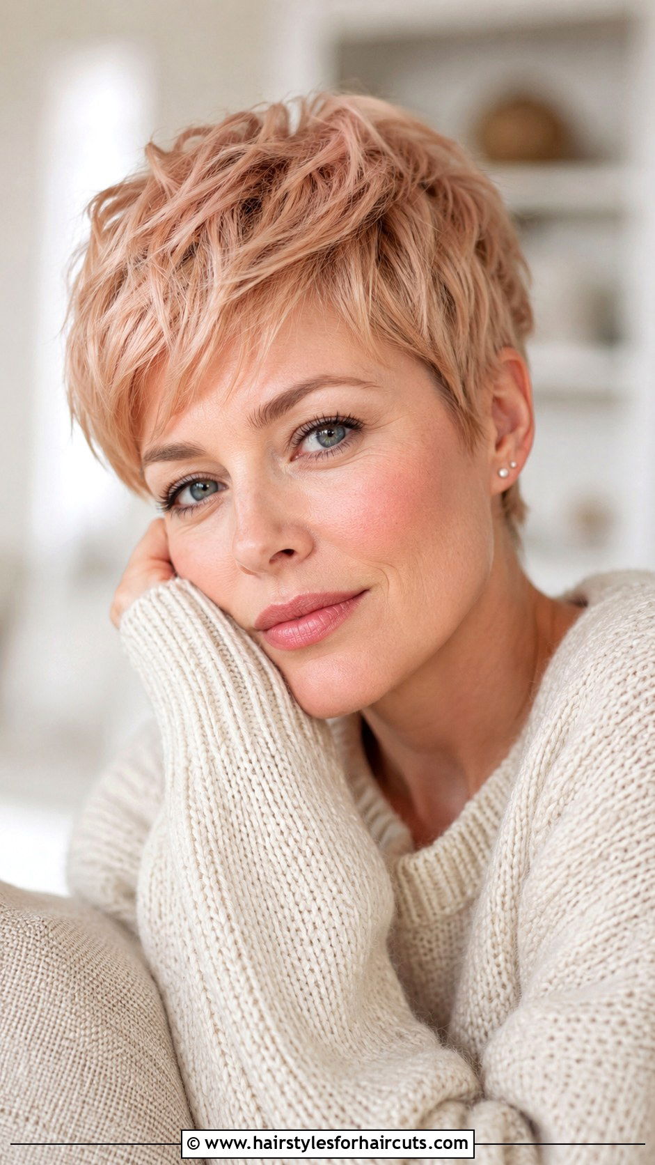 Strawberry Blonde Pixie Cut - 25 natural red hairstyles - 25 natural red hairstyles