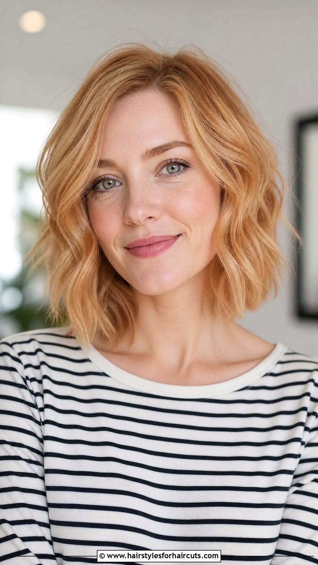 Strawberry Blonde Wavy Bob - 25 different dyed hairstyles - 25 different dyed hairstyles
