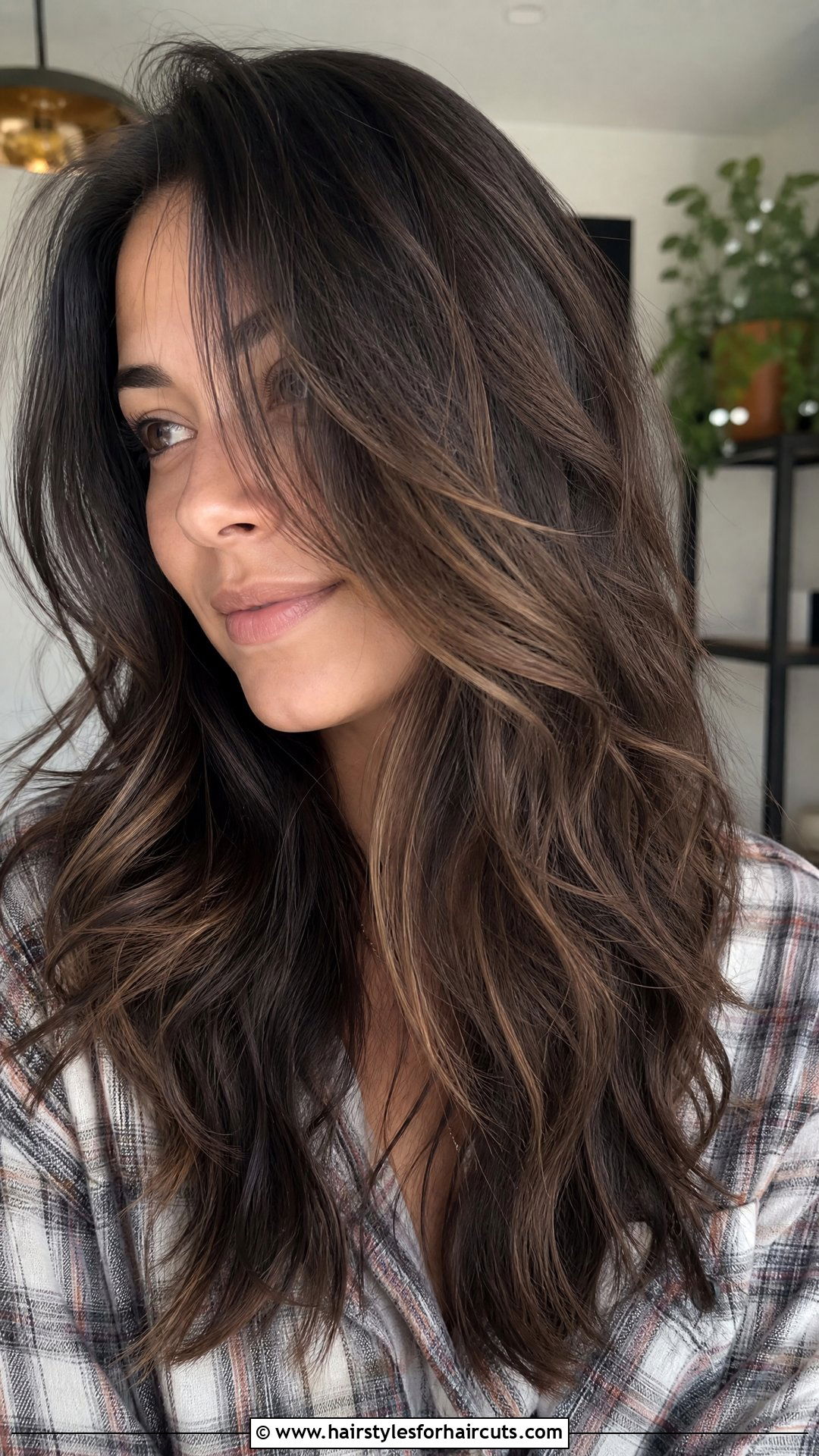 Subtle Layers Long Wavy Hair - 25 wavy haircuts for long hair - 25 wavy haircuts for long hair